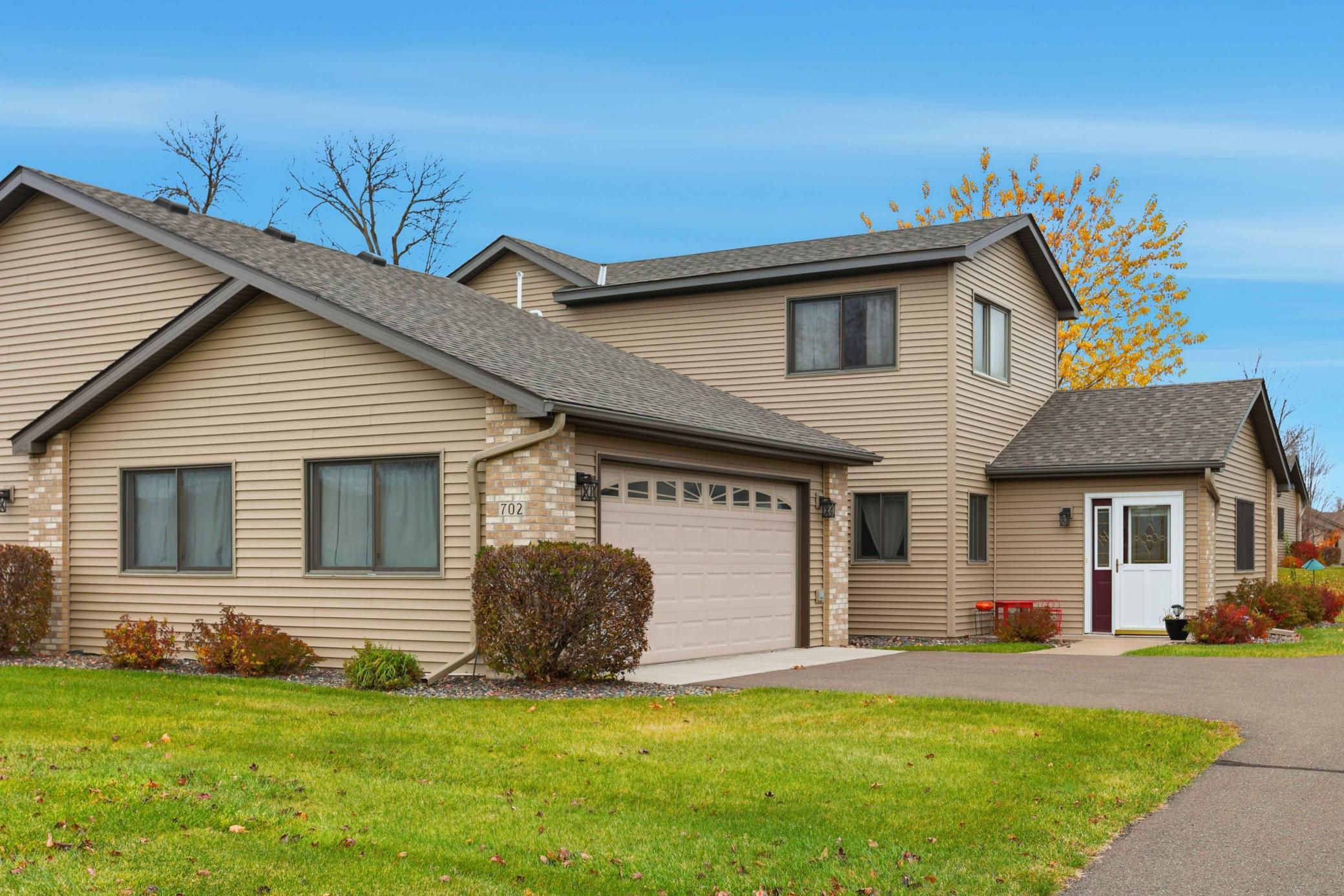 702 Sunset Lane — photo