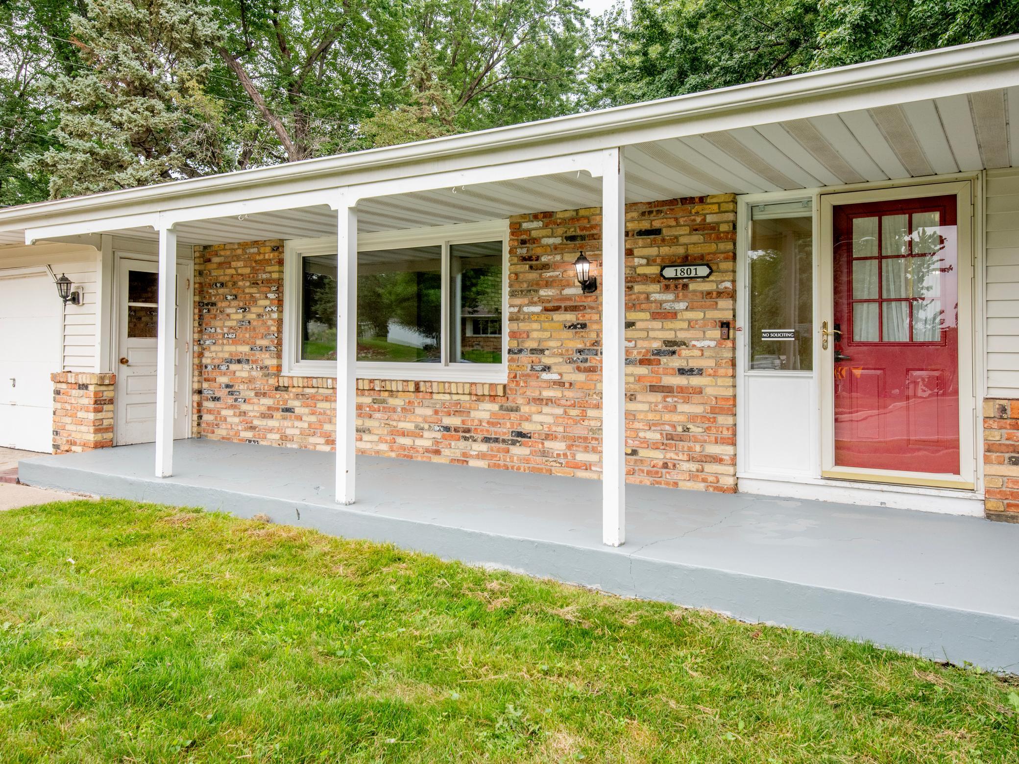 1801 River Hills Drive — photo