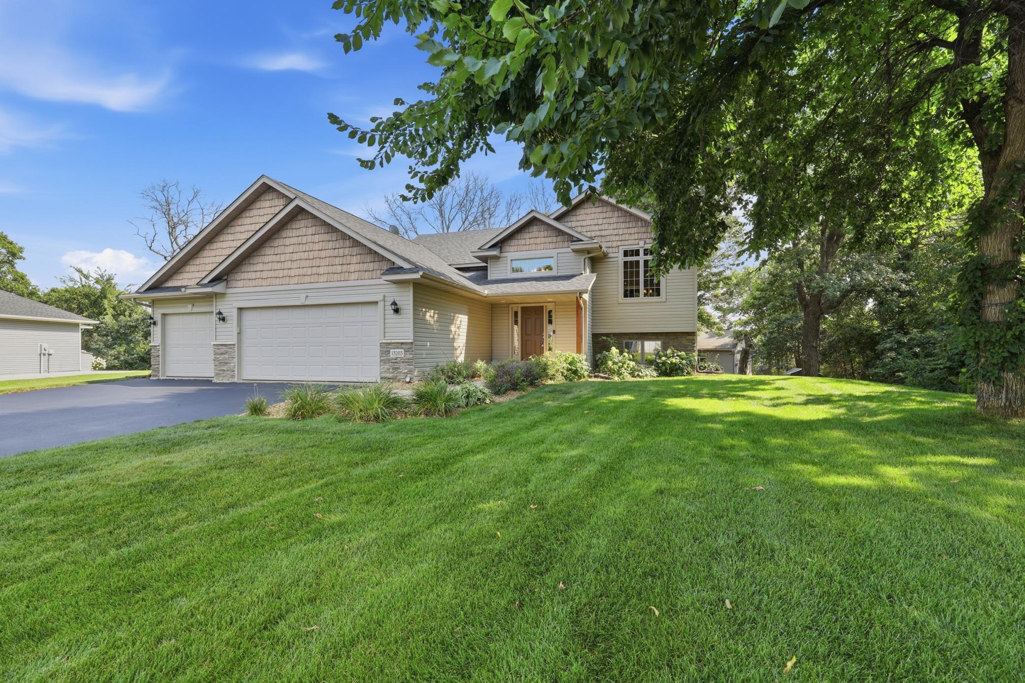 13203 Jefferson Street — photo