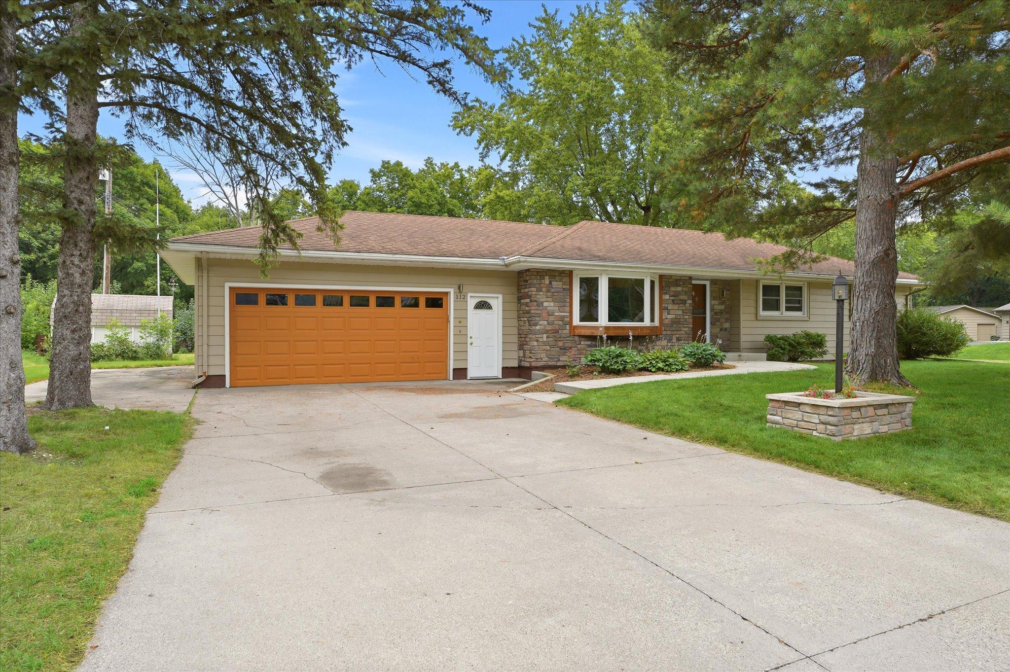 112 Willow Drive SW — photo