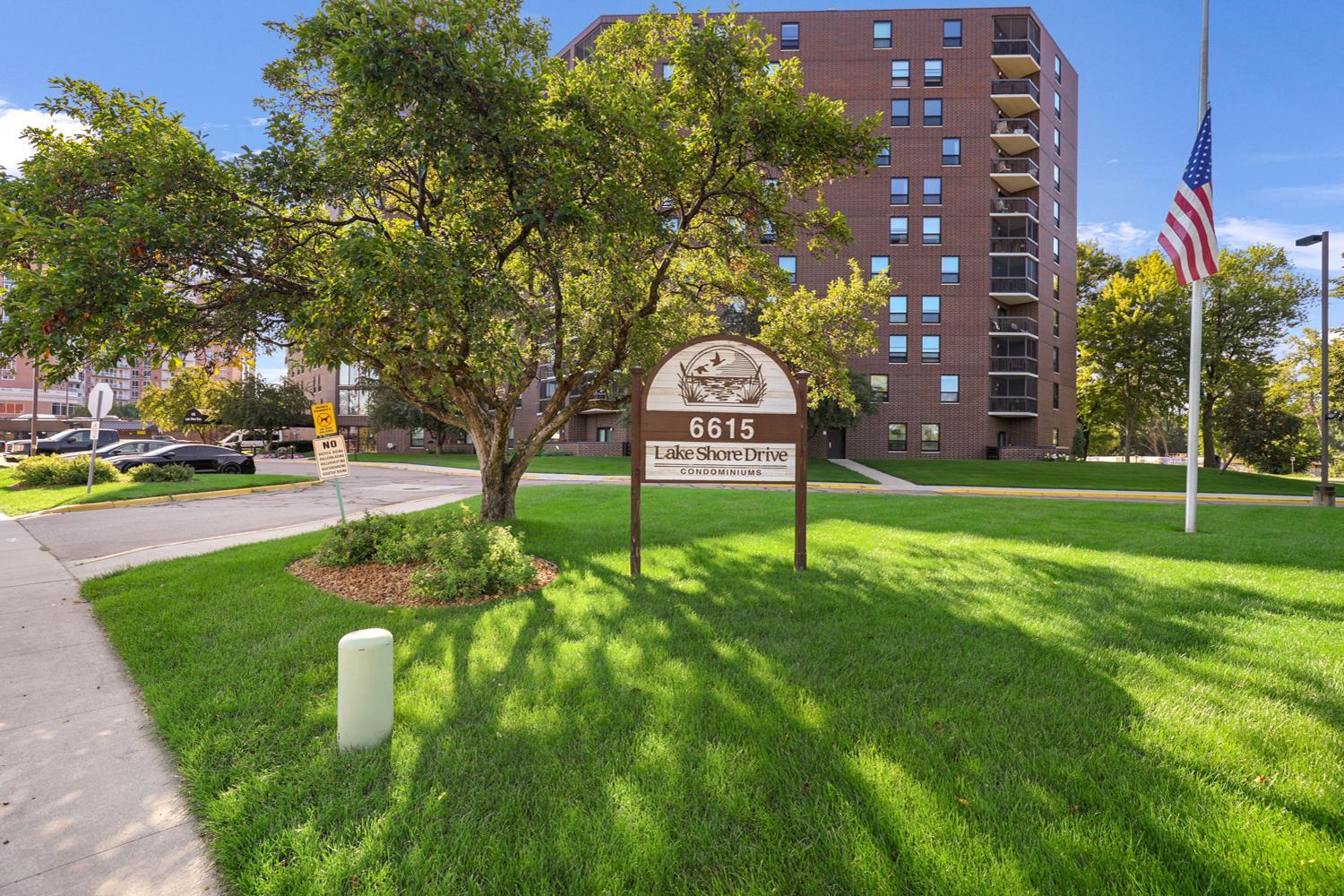 6615 Lake Shore Drive S 115 — photo