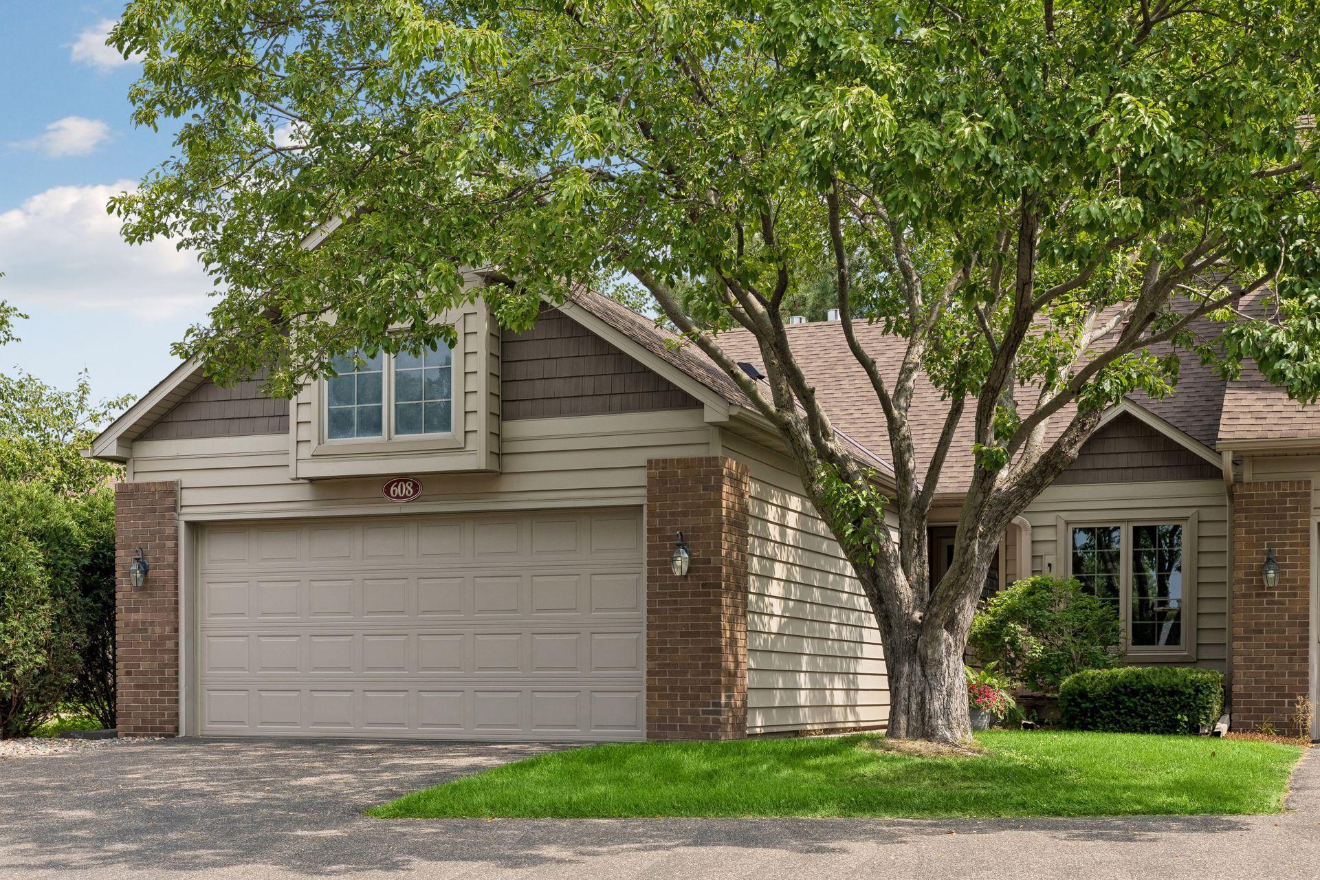 608 Sullivan Drive NE — photo