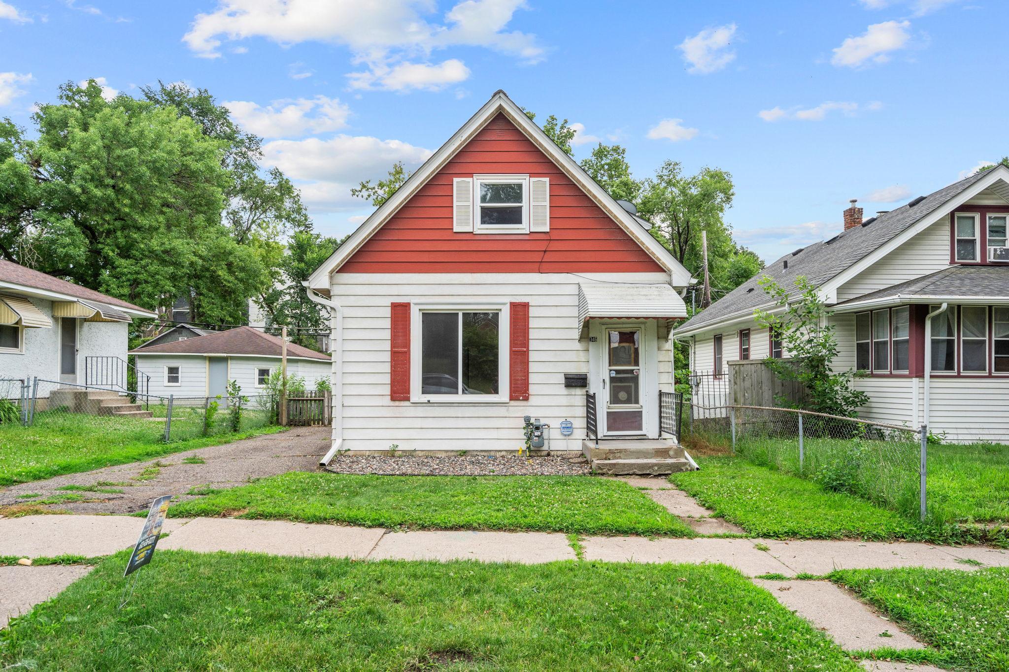 346 Geranium Avenue E — photo