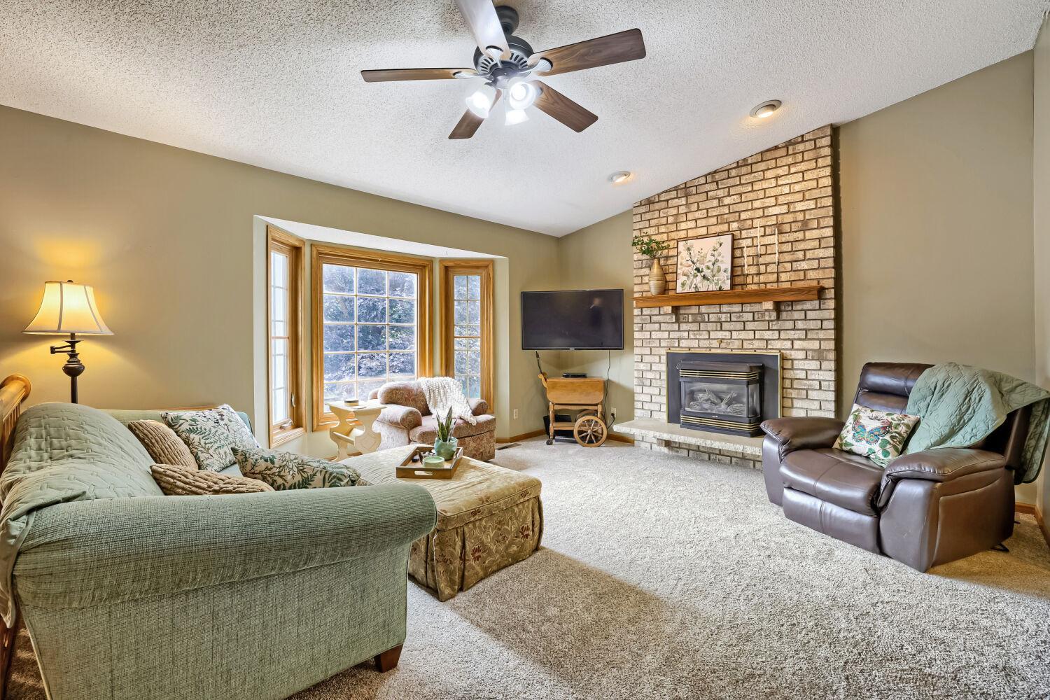 12140 Kenyon Court NE — photo