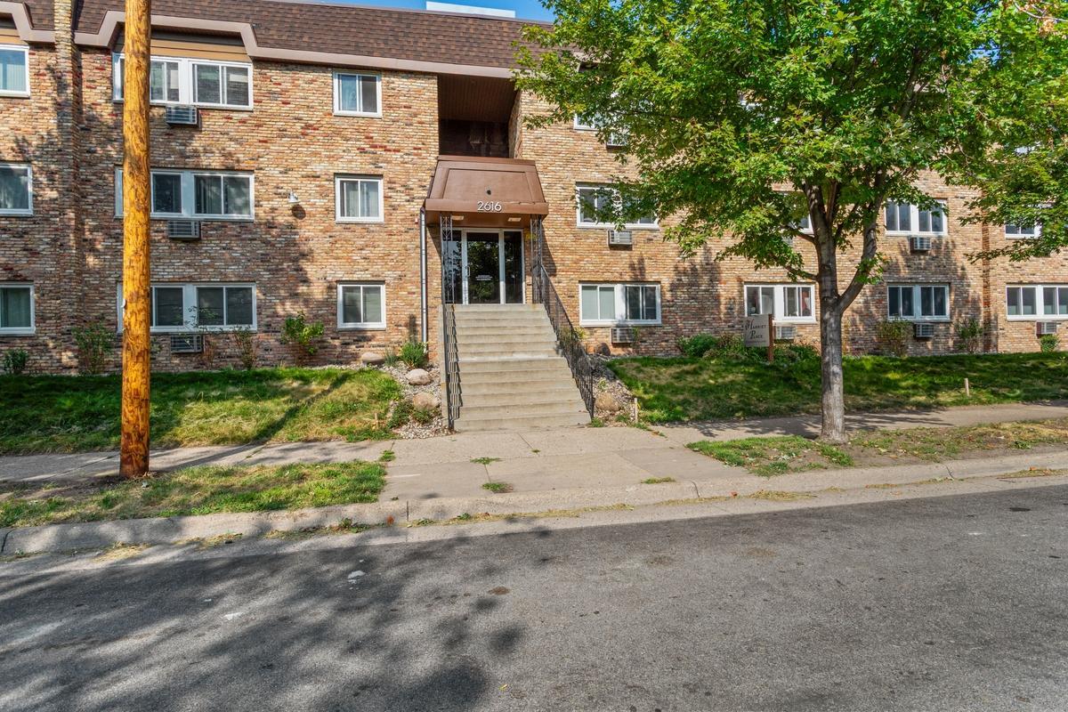 2616 Harriet Avenue 110 — photo