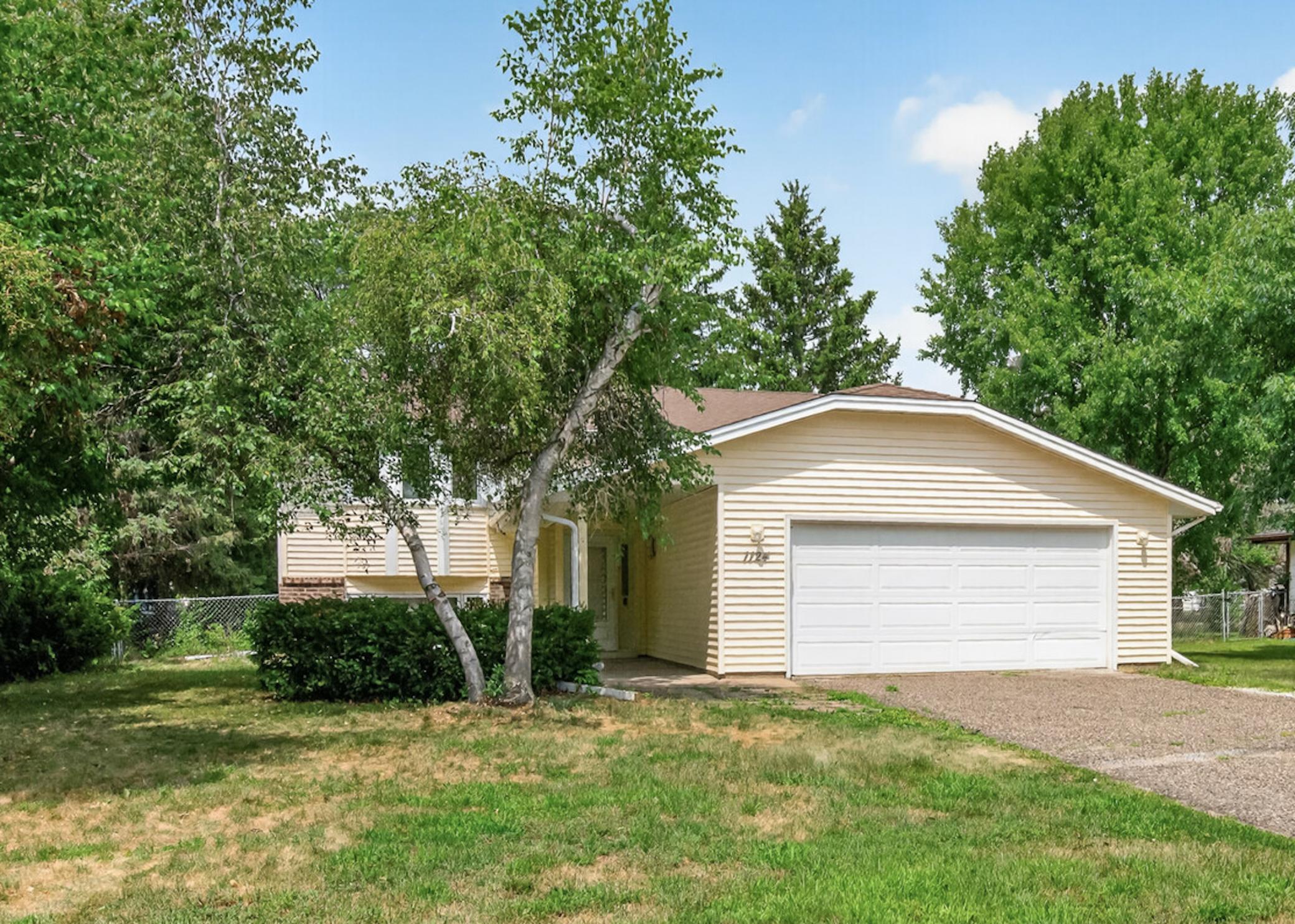 1124 Meadowwood Drive — photo