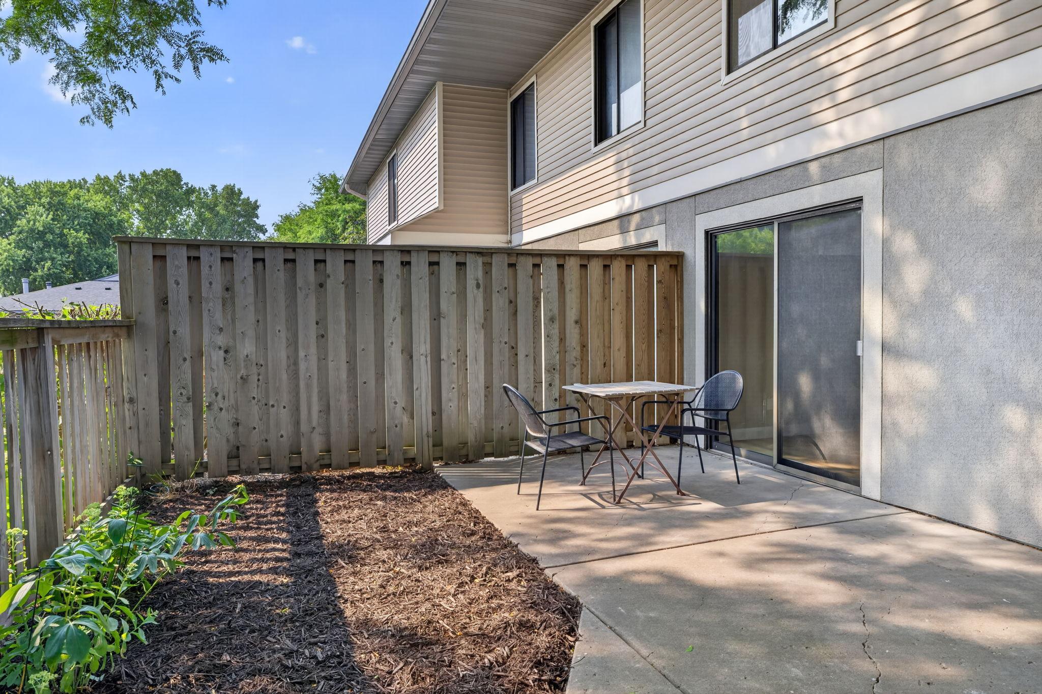 1211 Trailwood S — photo