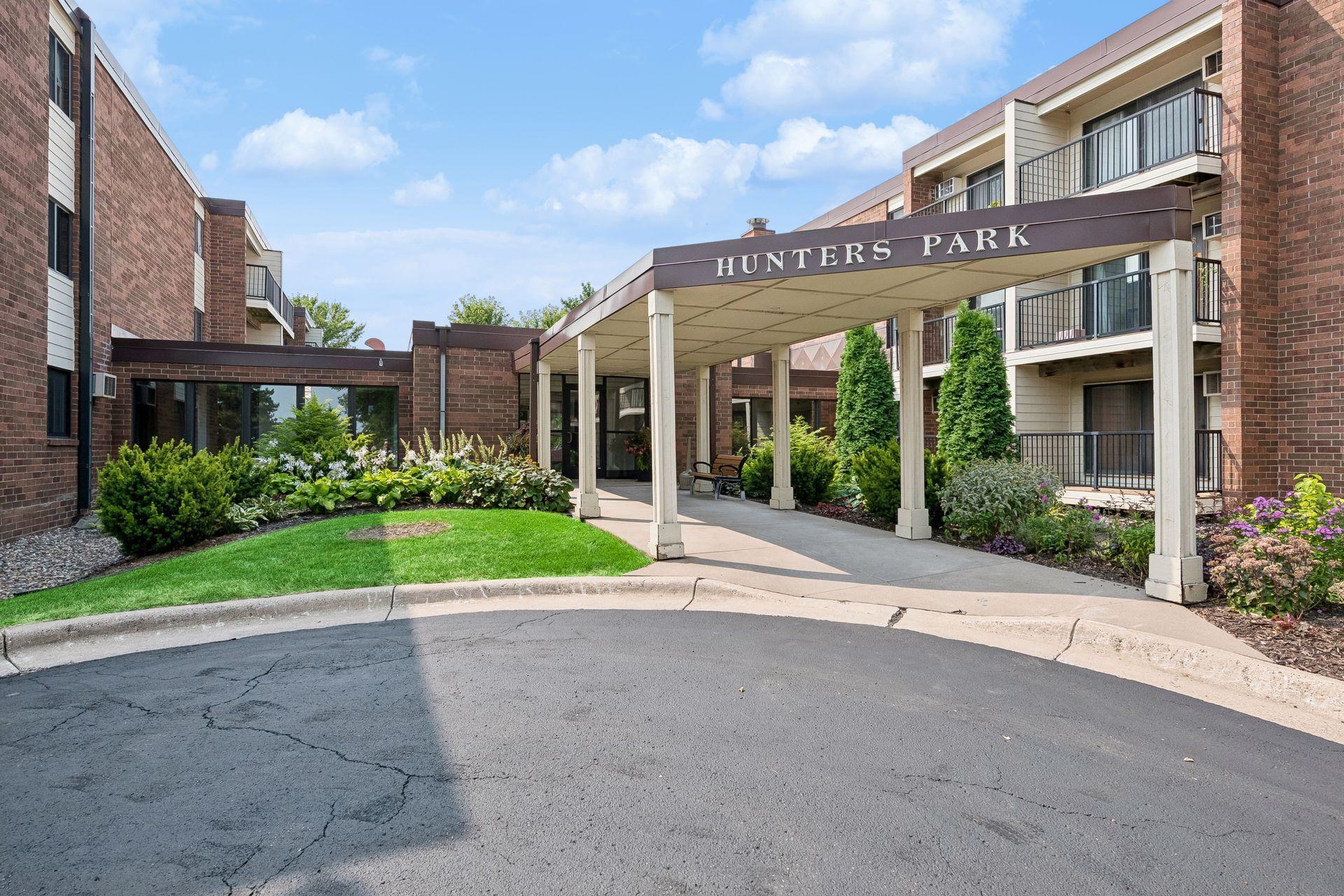 4 Pine Tree Drive 215 — photo