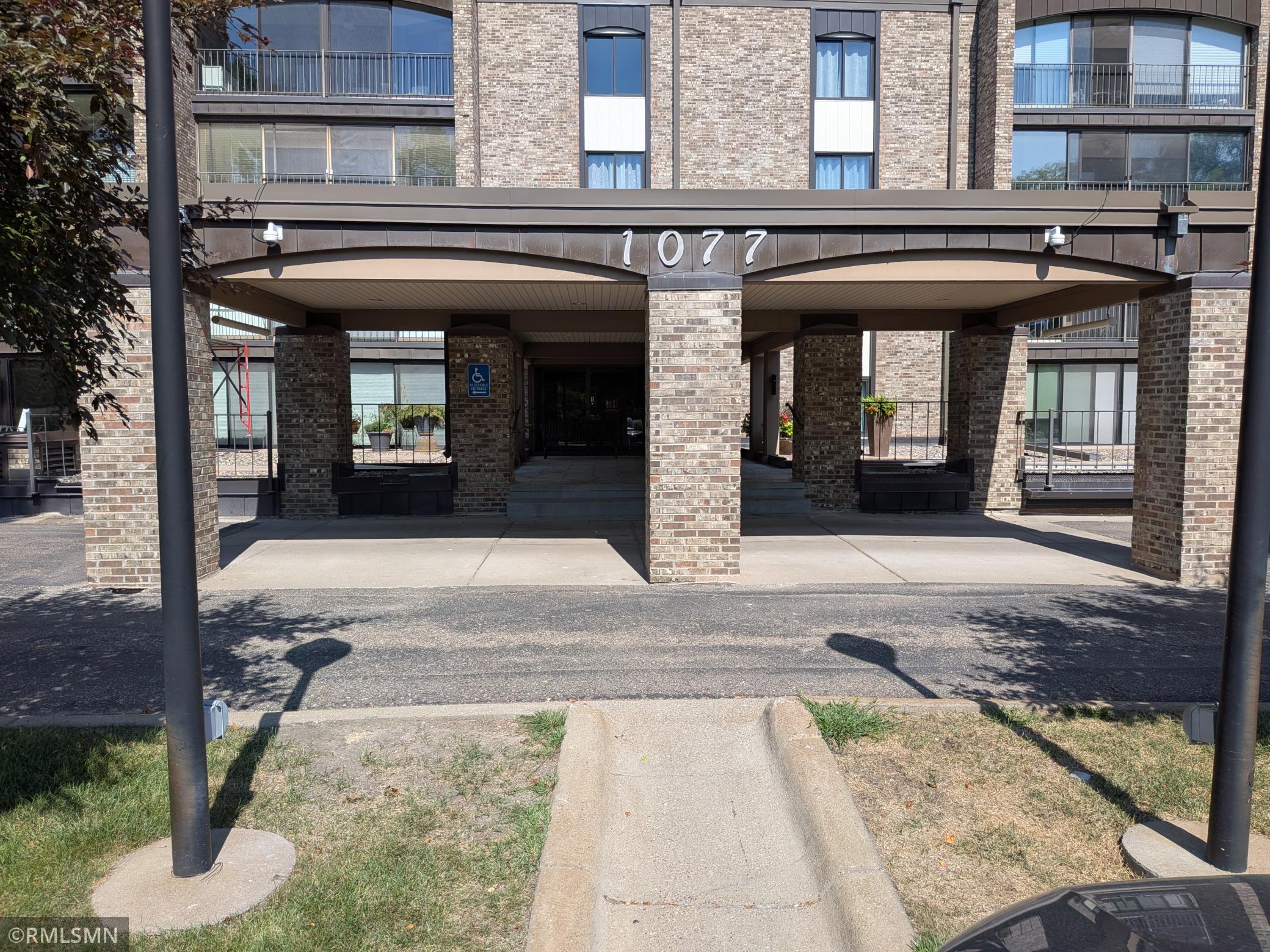 1077 Sibley Memorial Highway 506 — photo