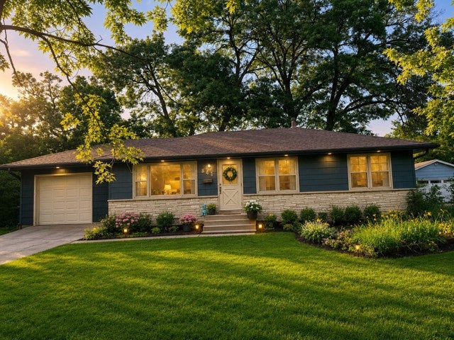 841 W Moore Lake Drive — photo