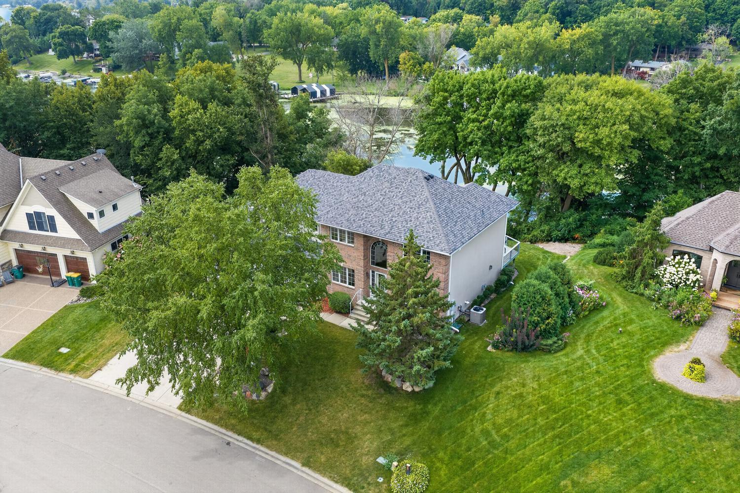 1145 Cove Circle — photo