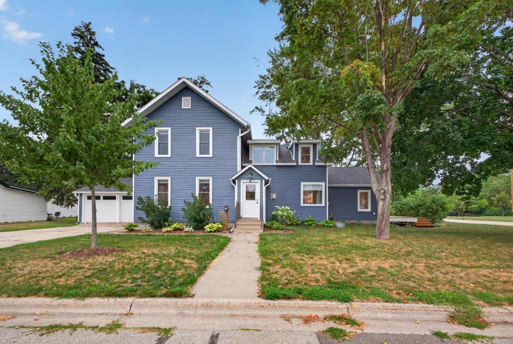 809 S Prairie Street — photo