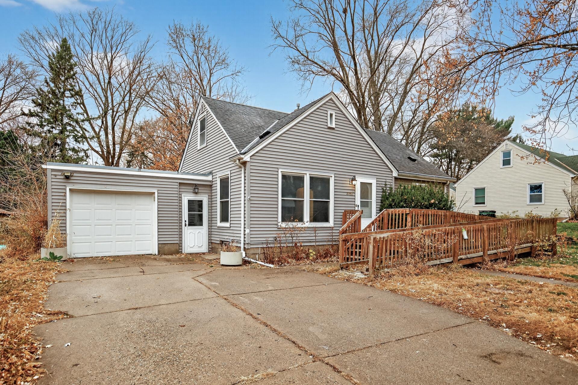 2057 Giesmann Street — photo