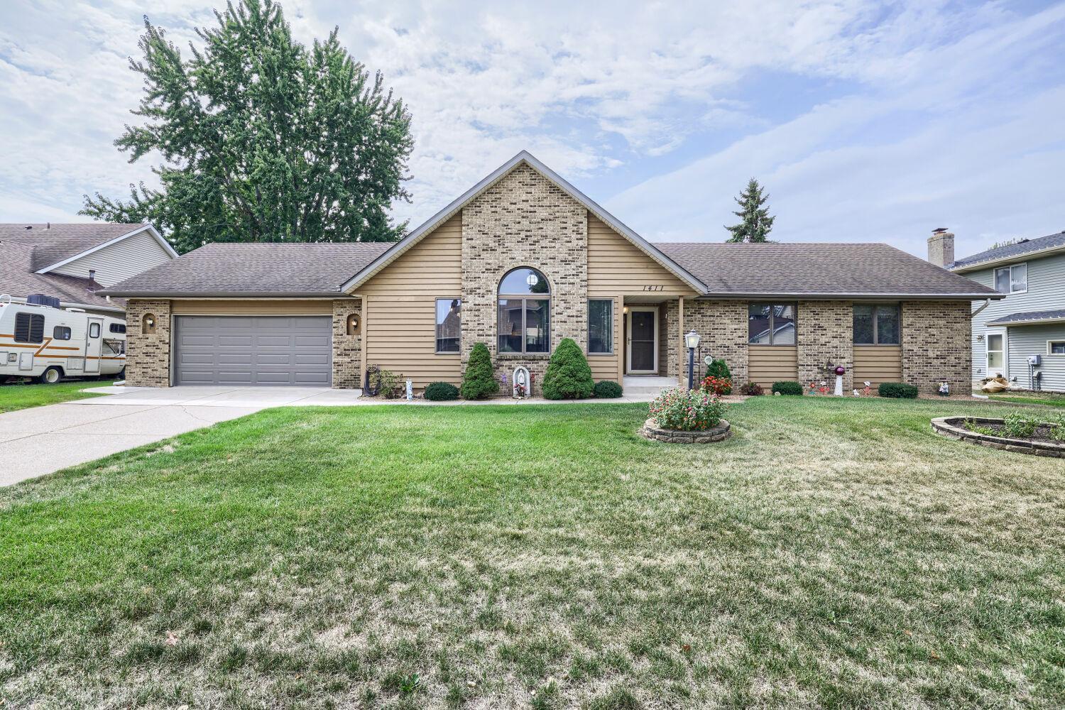 1411 Ridgewood Court — photo
