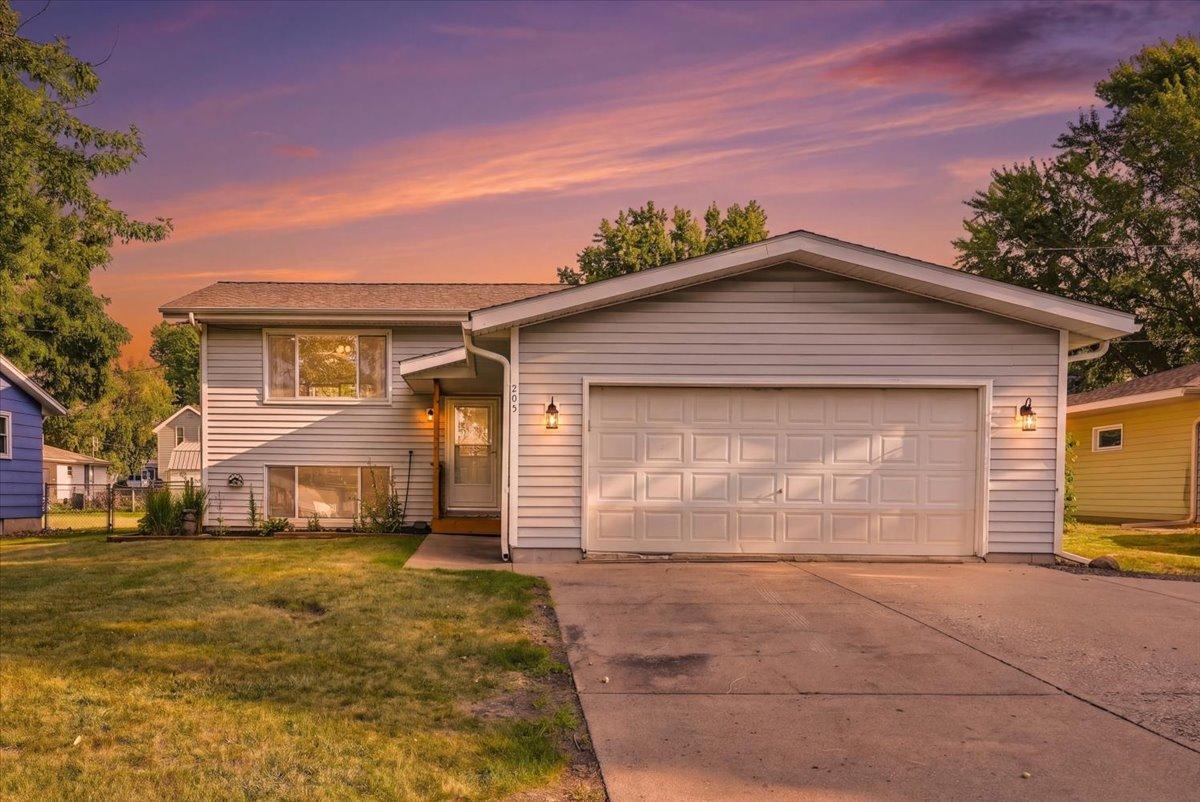 205 W Elm Street — photo