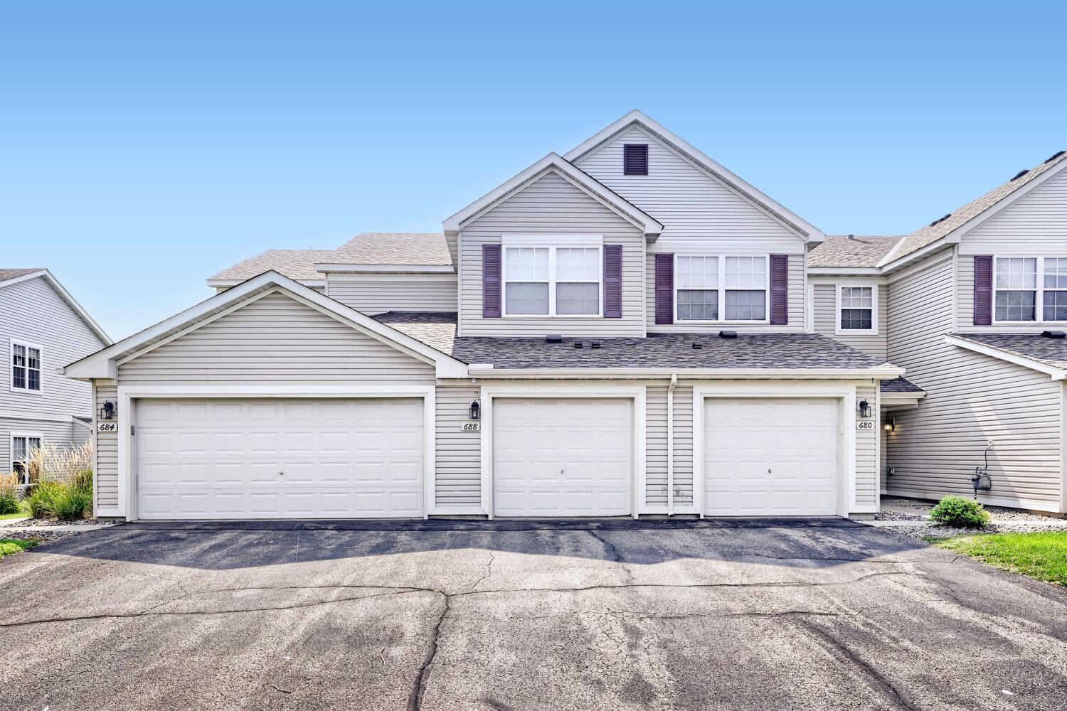 688 Cobblestone Way — photo