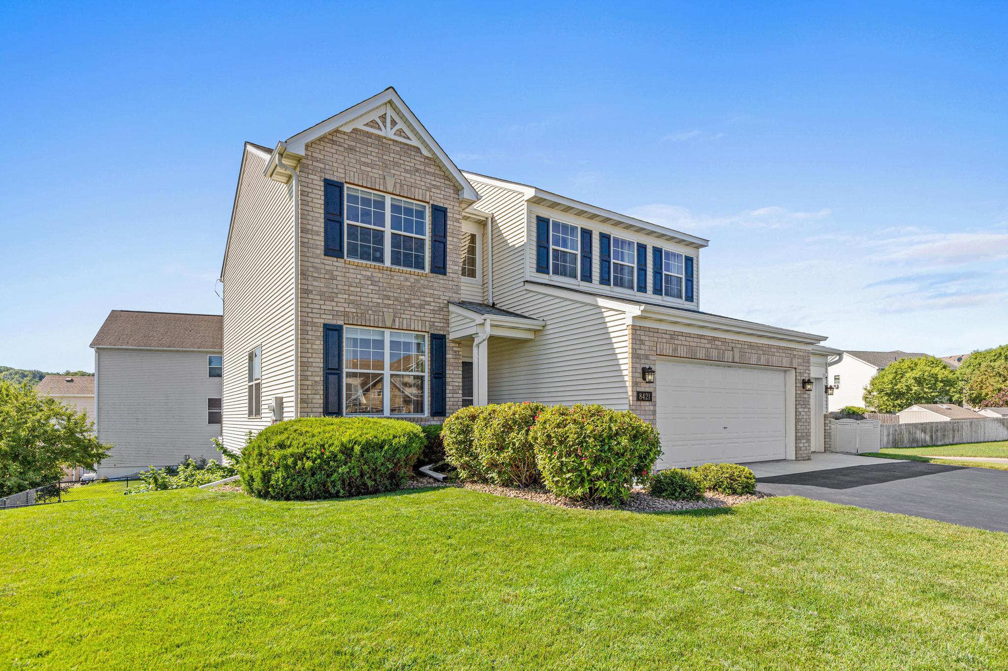 8421 Blazing Star Circle — photo