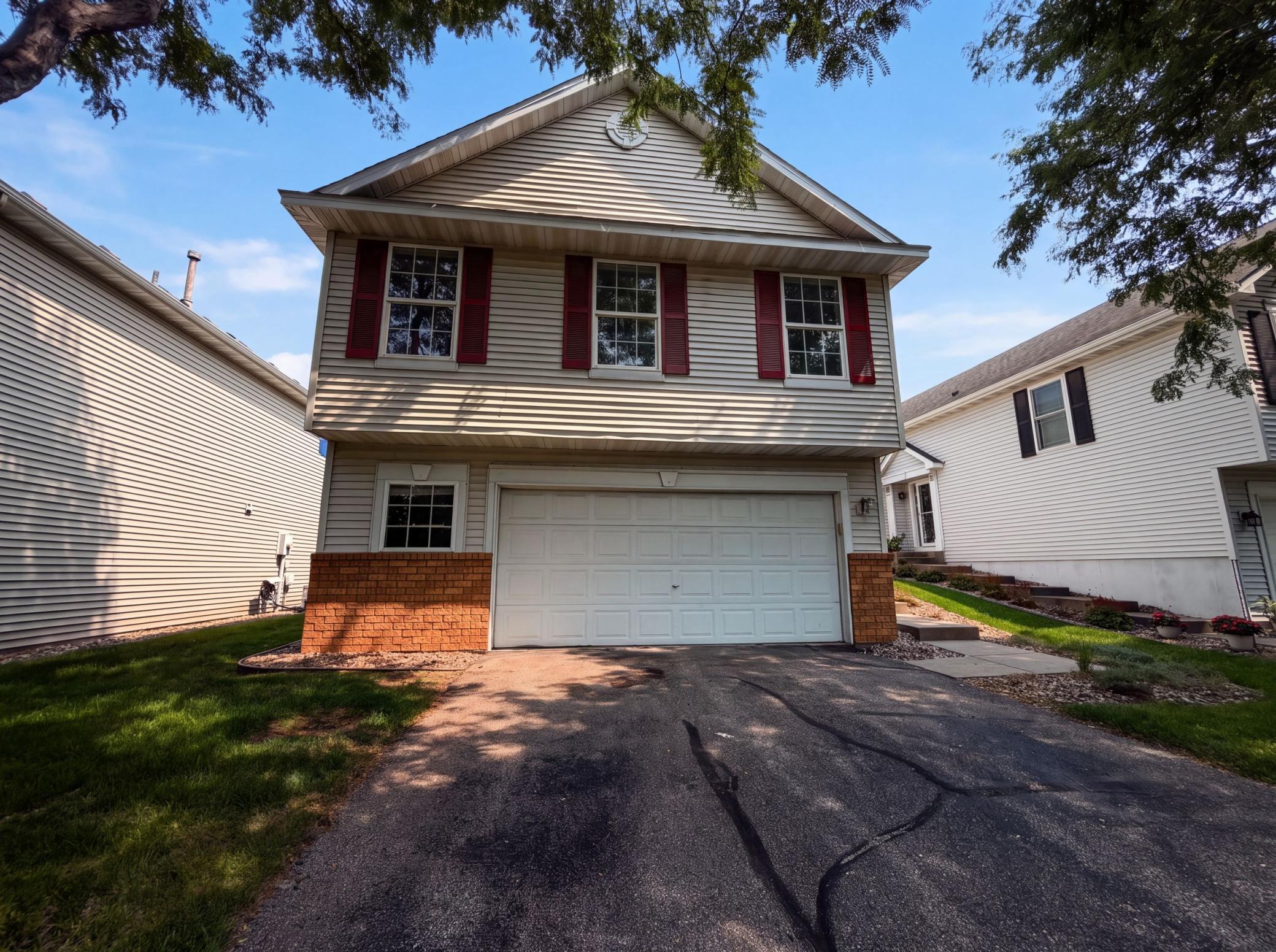 7476 Hampton Lane — photo