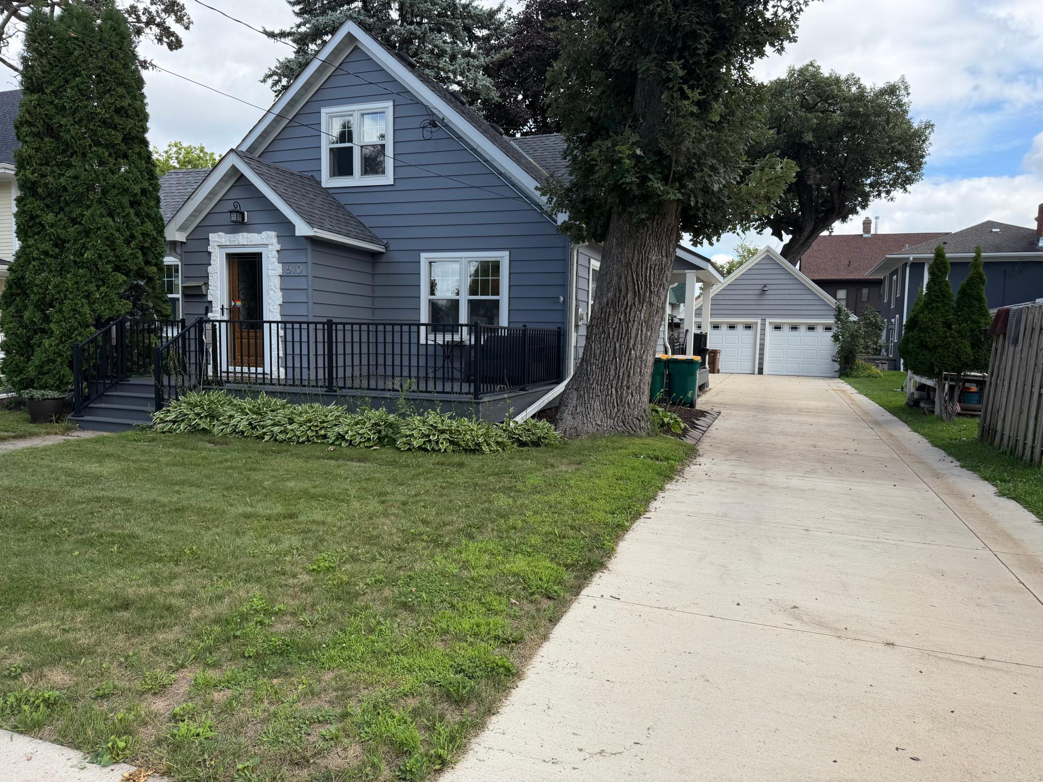 610 Park Avenue — photo