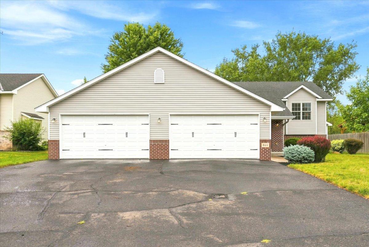 844 Plum Tree Lane — photo