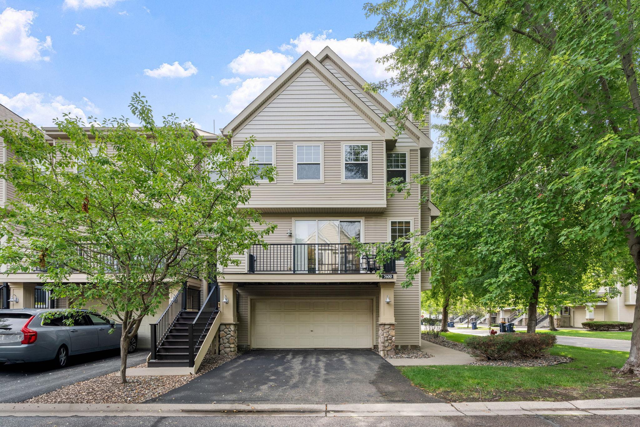7600 Southridge Court — photo