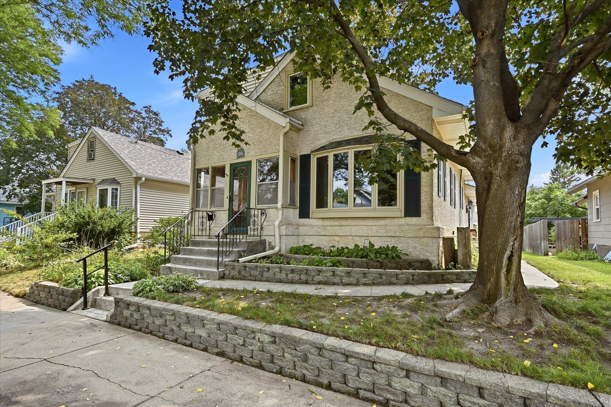 1918 Clear Avenue — photo
