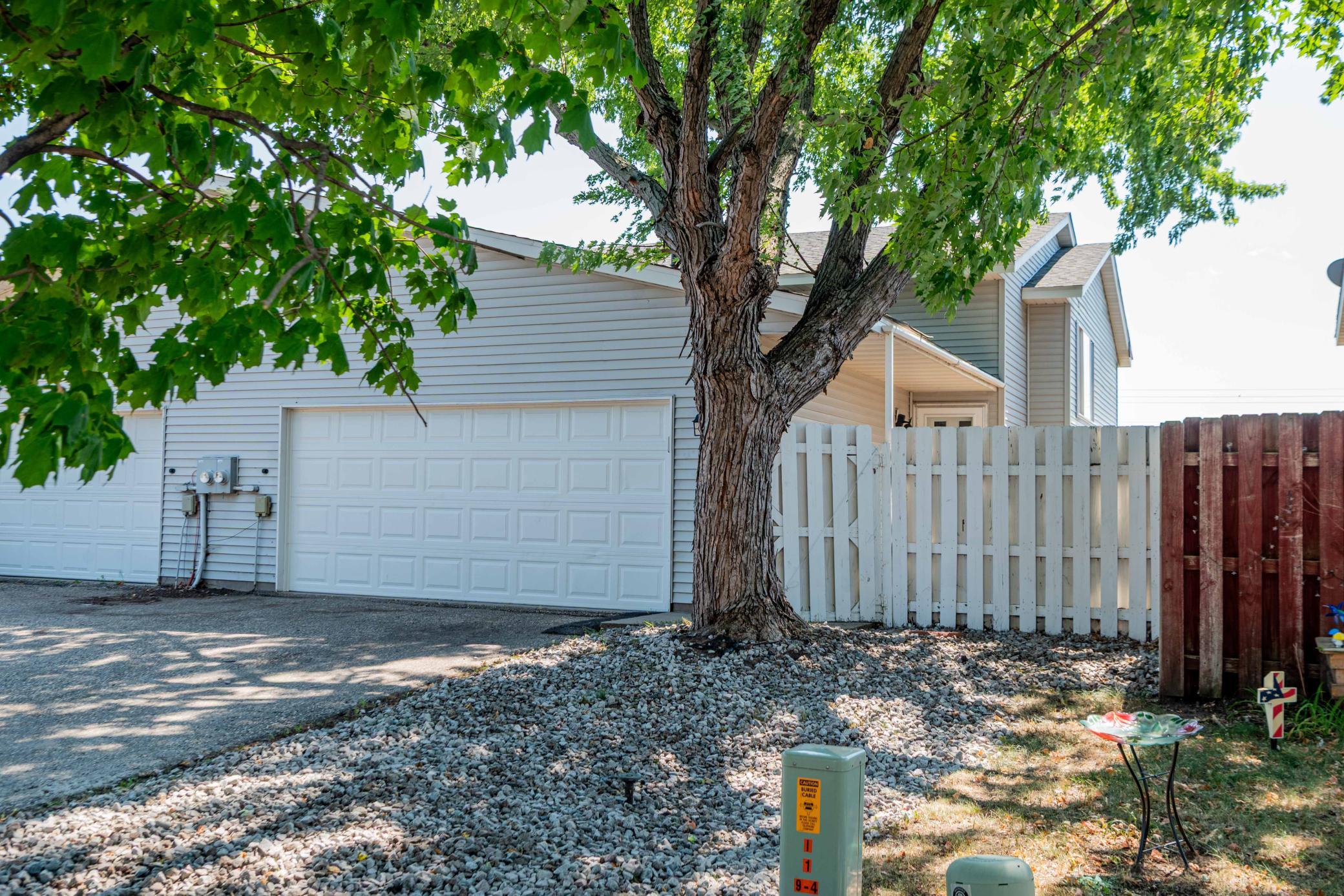 557 Kendall Drive — photo