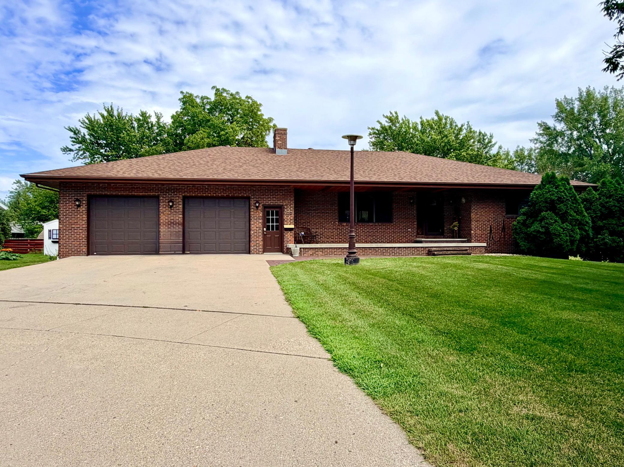 1604 Birchwood Place — photo