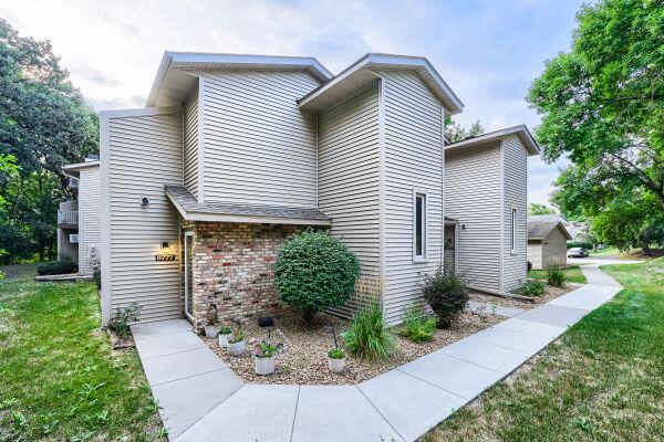 8777 Jasmine Lane — photo