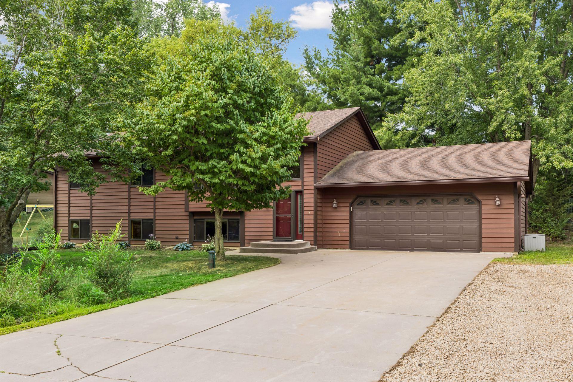 1076 Cottonwood Drive — photo