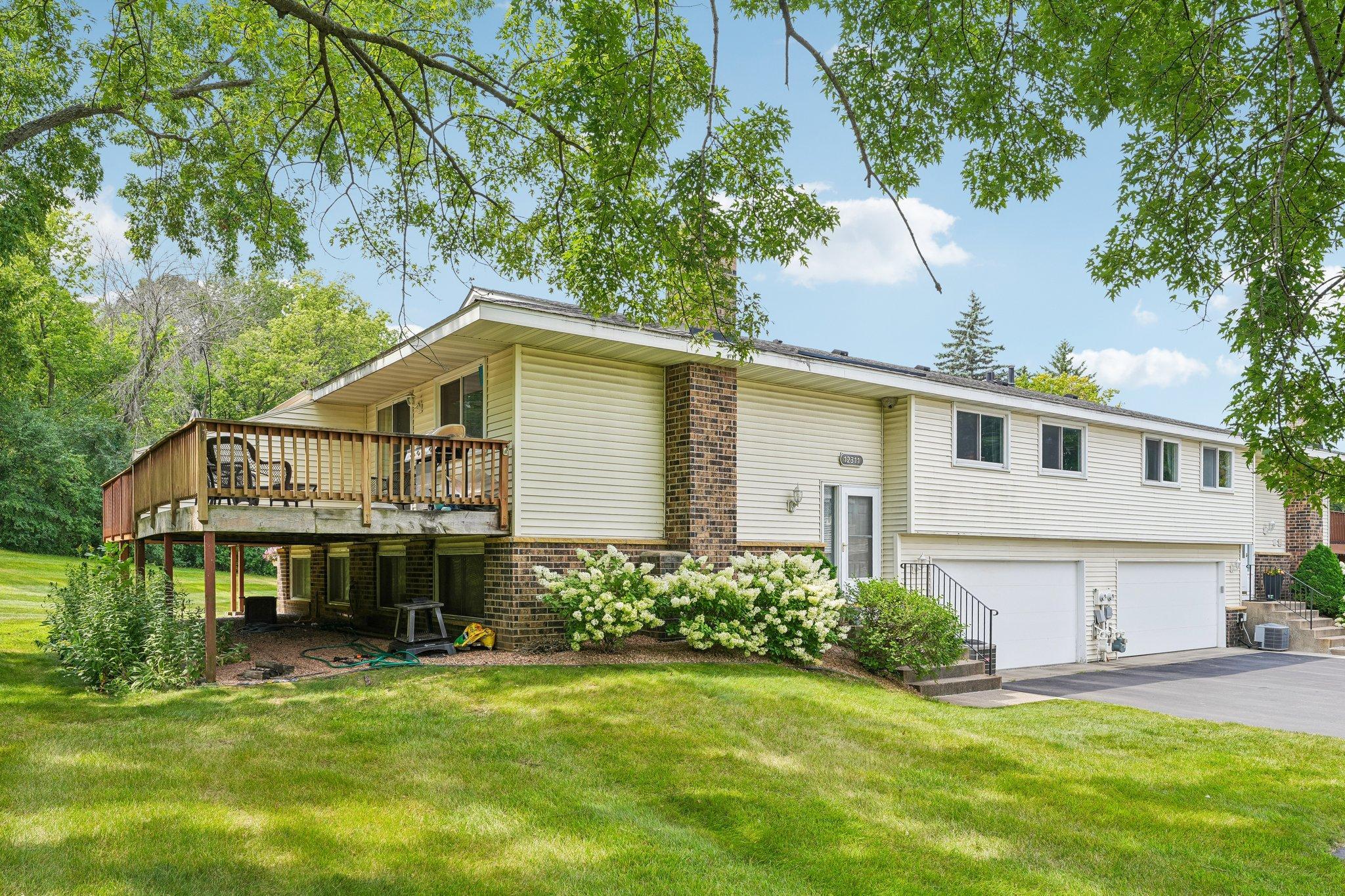 12311 Oak Leaf Court — photo
