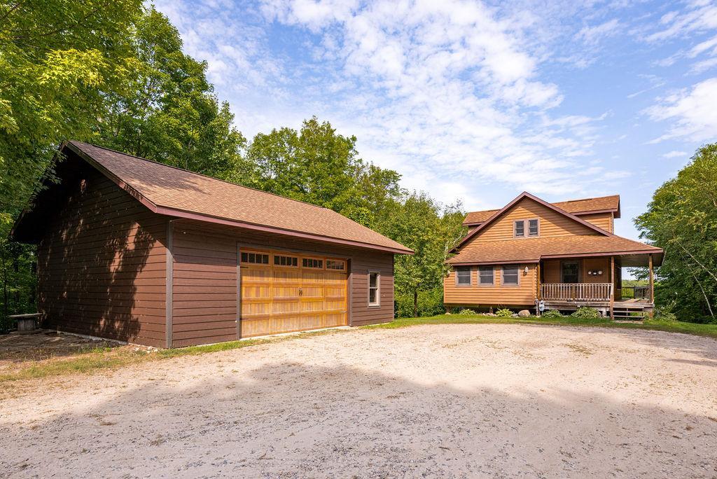 1515 Isleview Road — photo