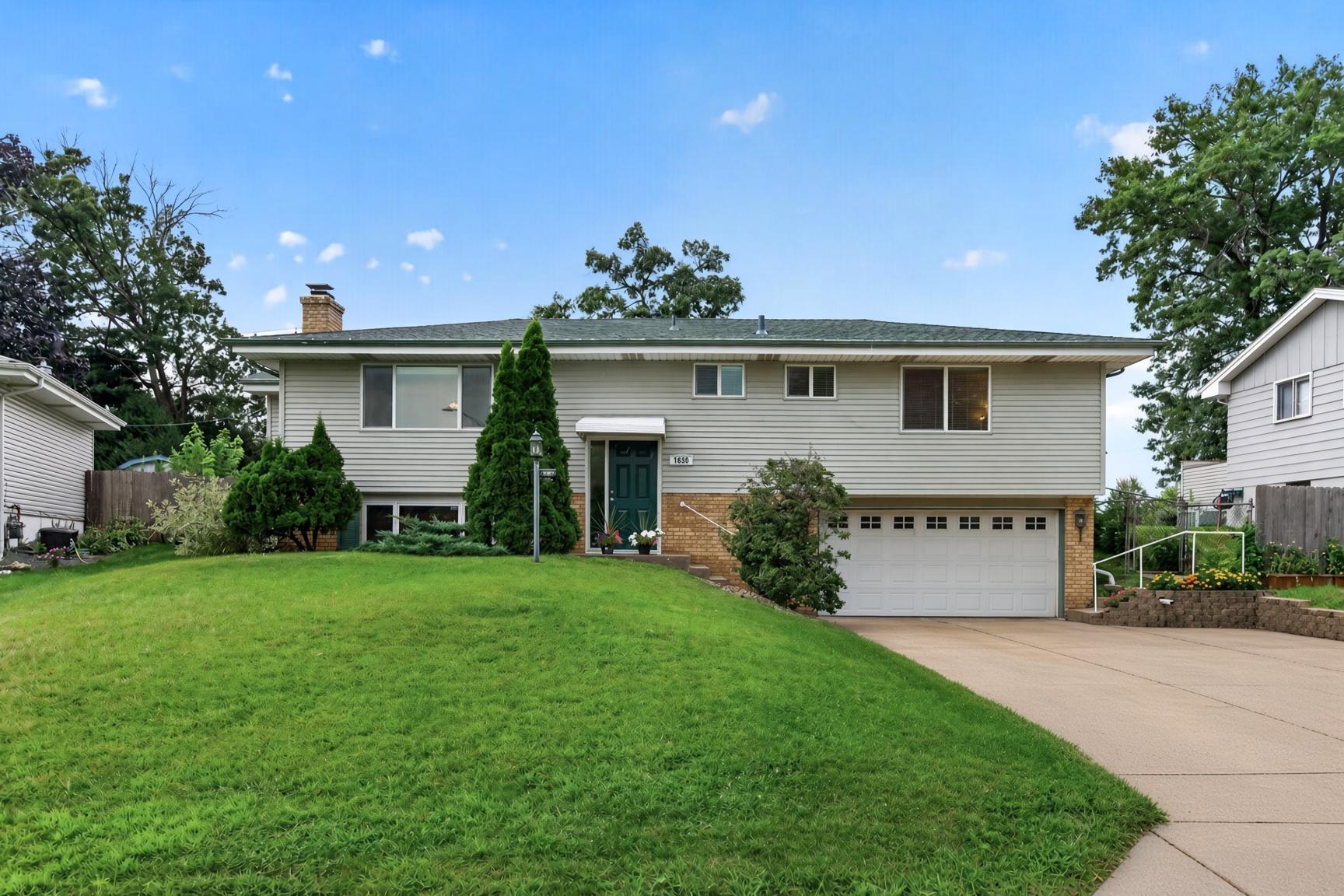 1630 Fairway Drive NE — photo