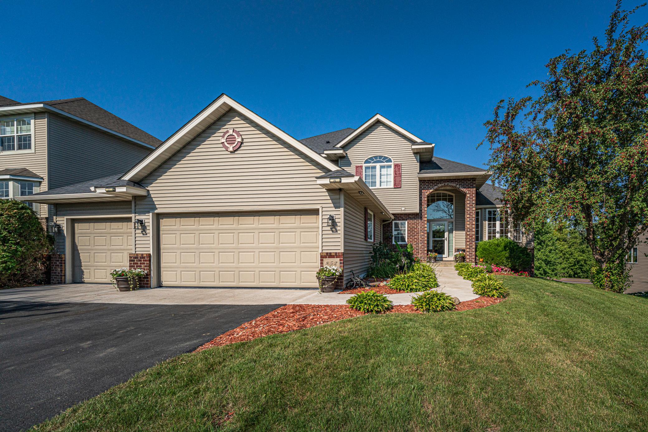852 Bridle Creek Drive — photo