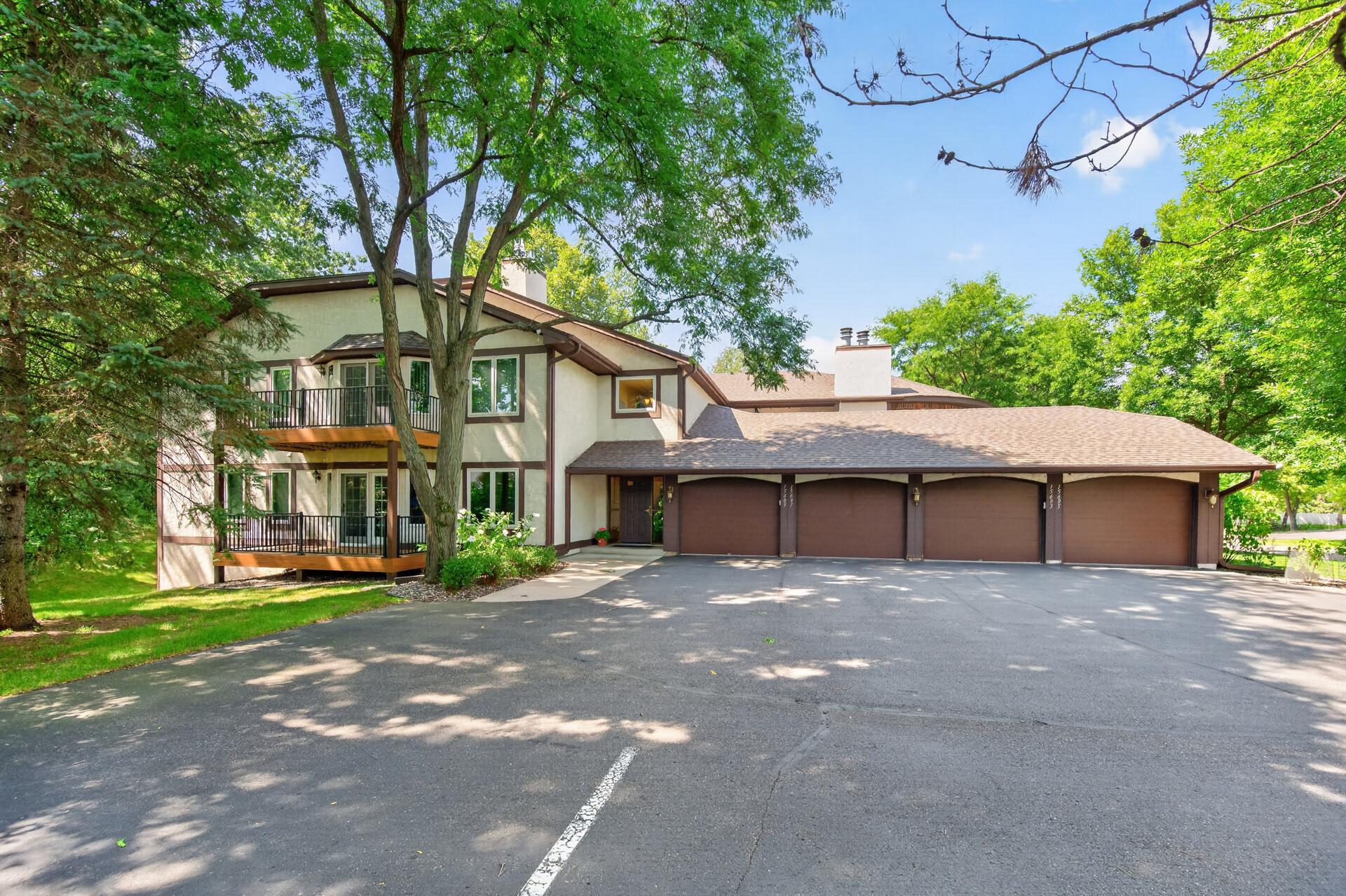15695 Sussex Drive — photo