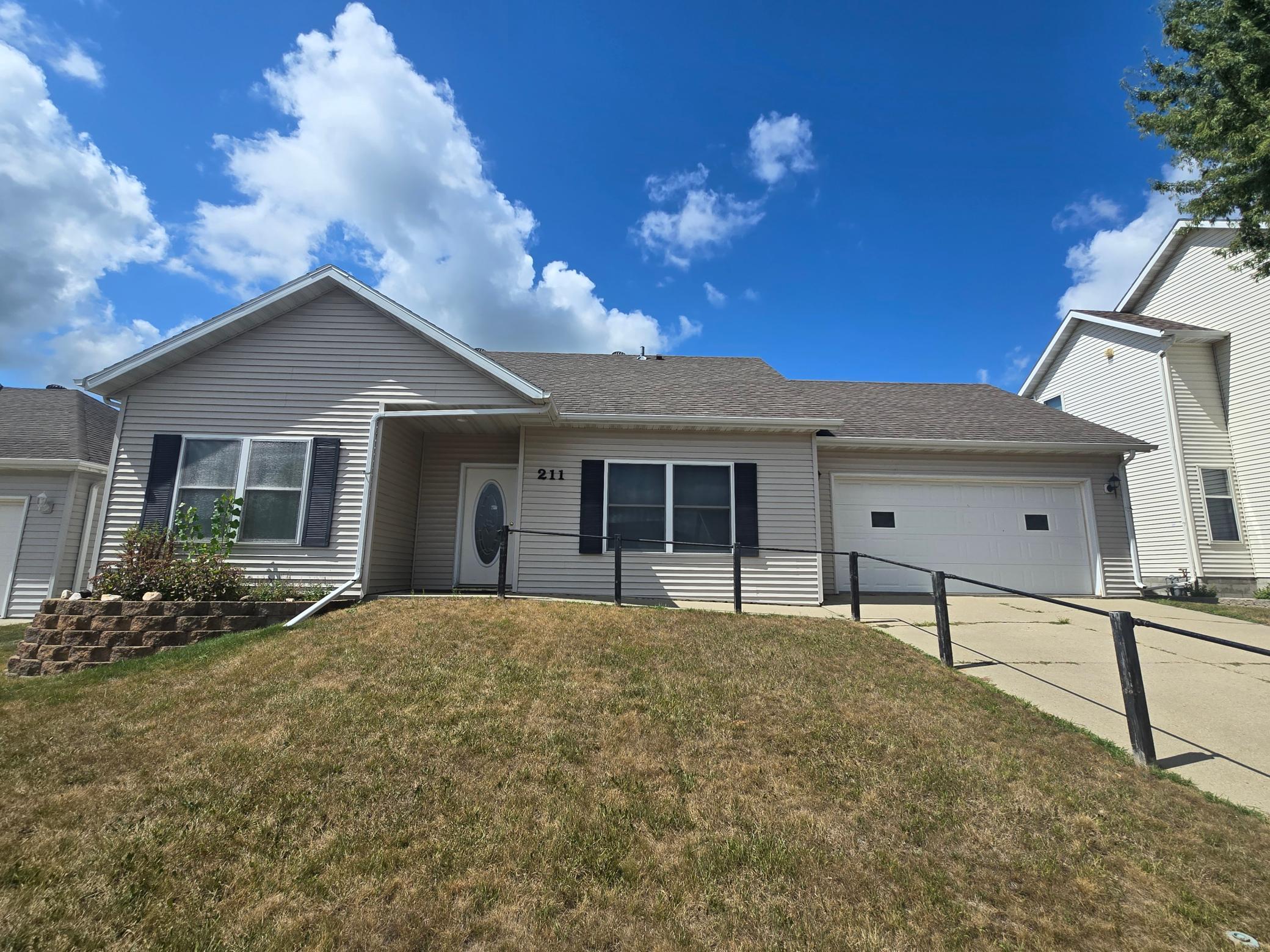 211 Lana Court — photo