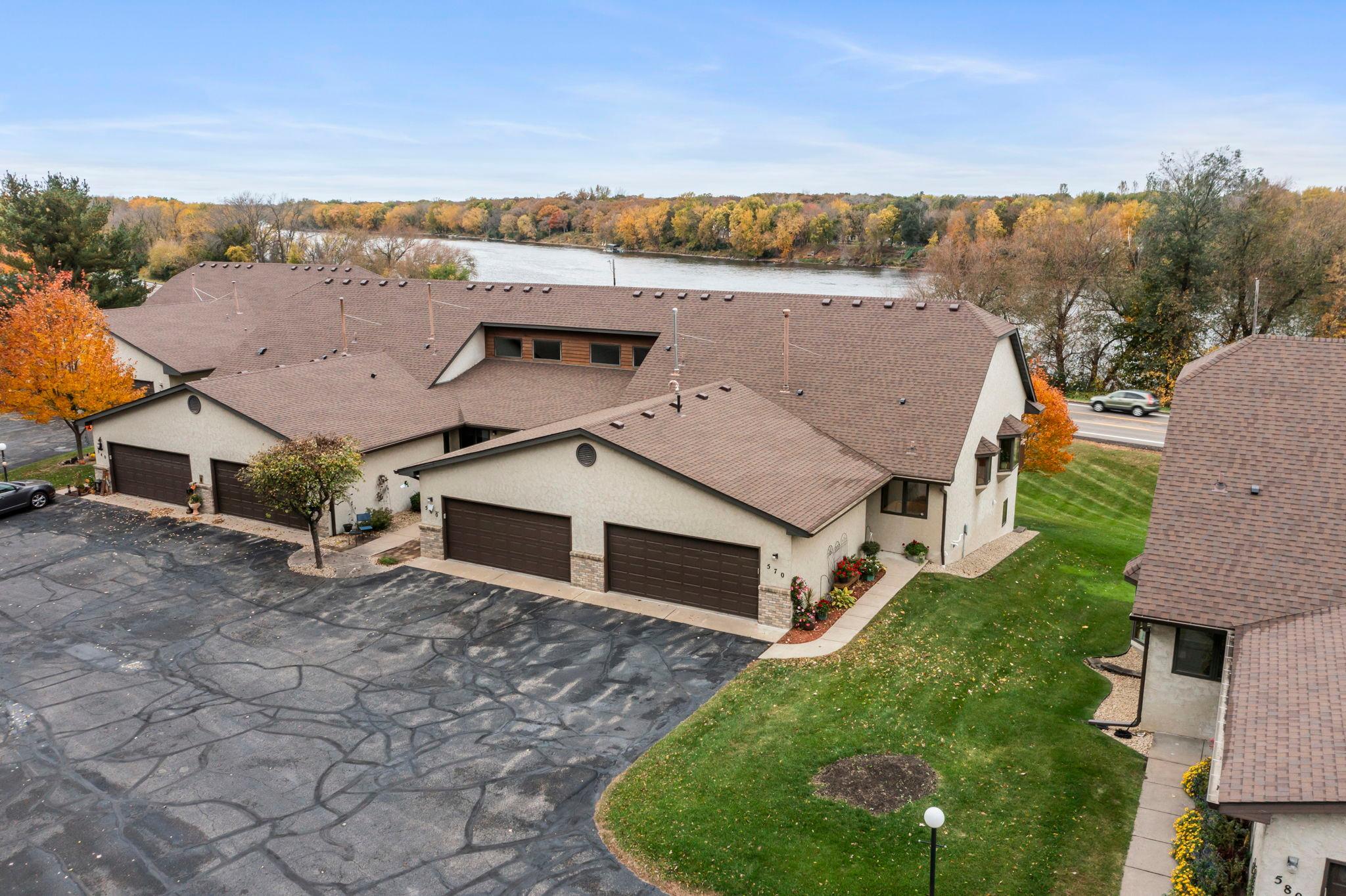660 Riverview Drive 570 — photo