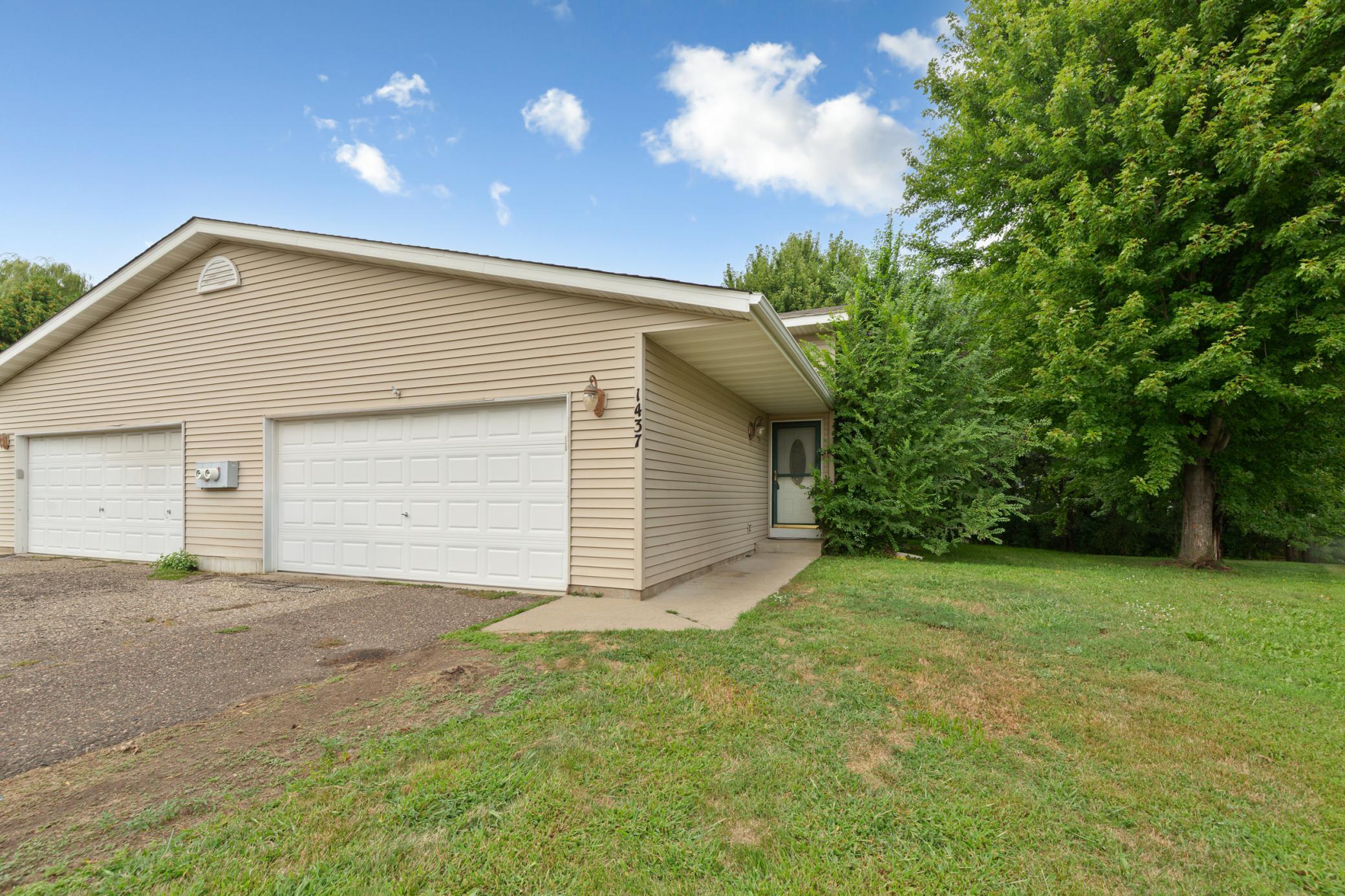 1437 Mcintosh Circle — photo