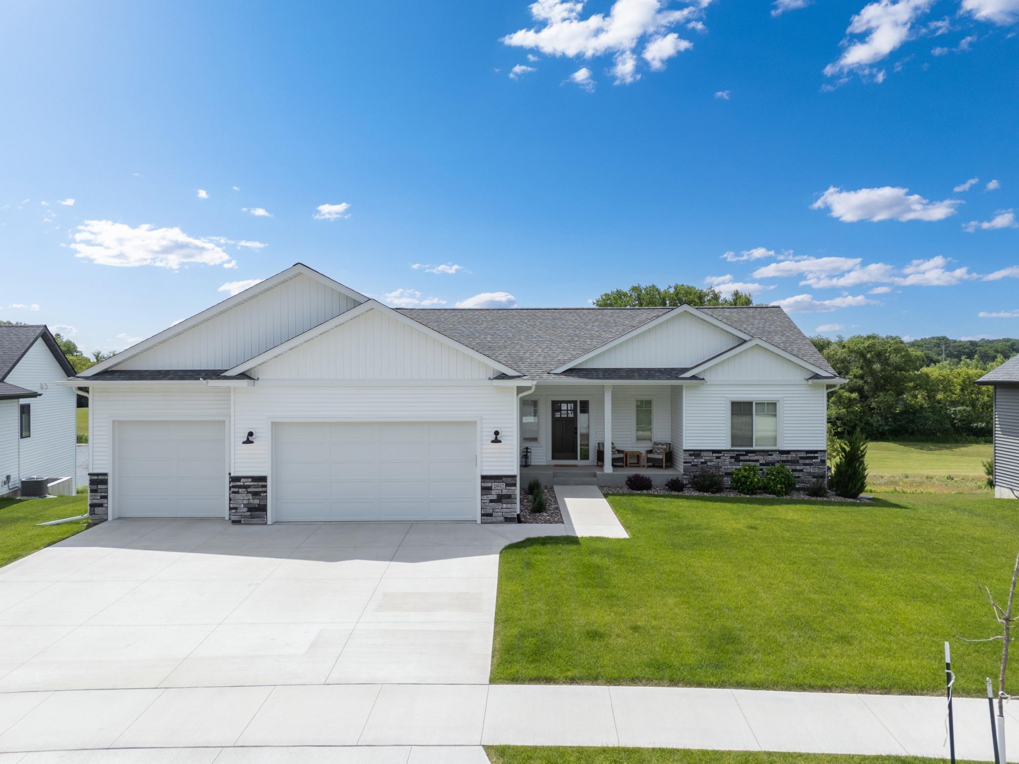 1892 Hadley Hills Drive NE — photo