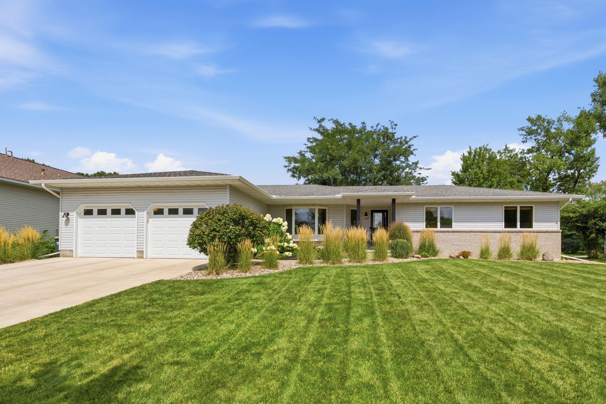 137 Elk Drive SE — photo