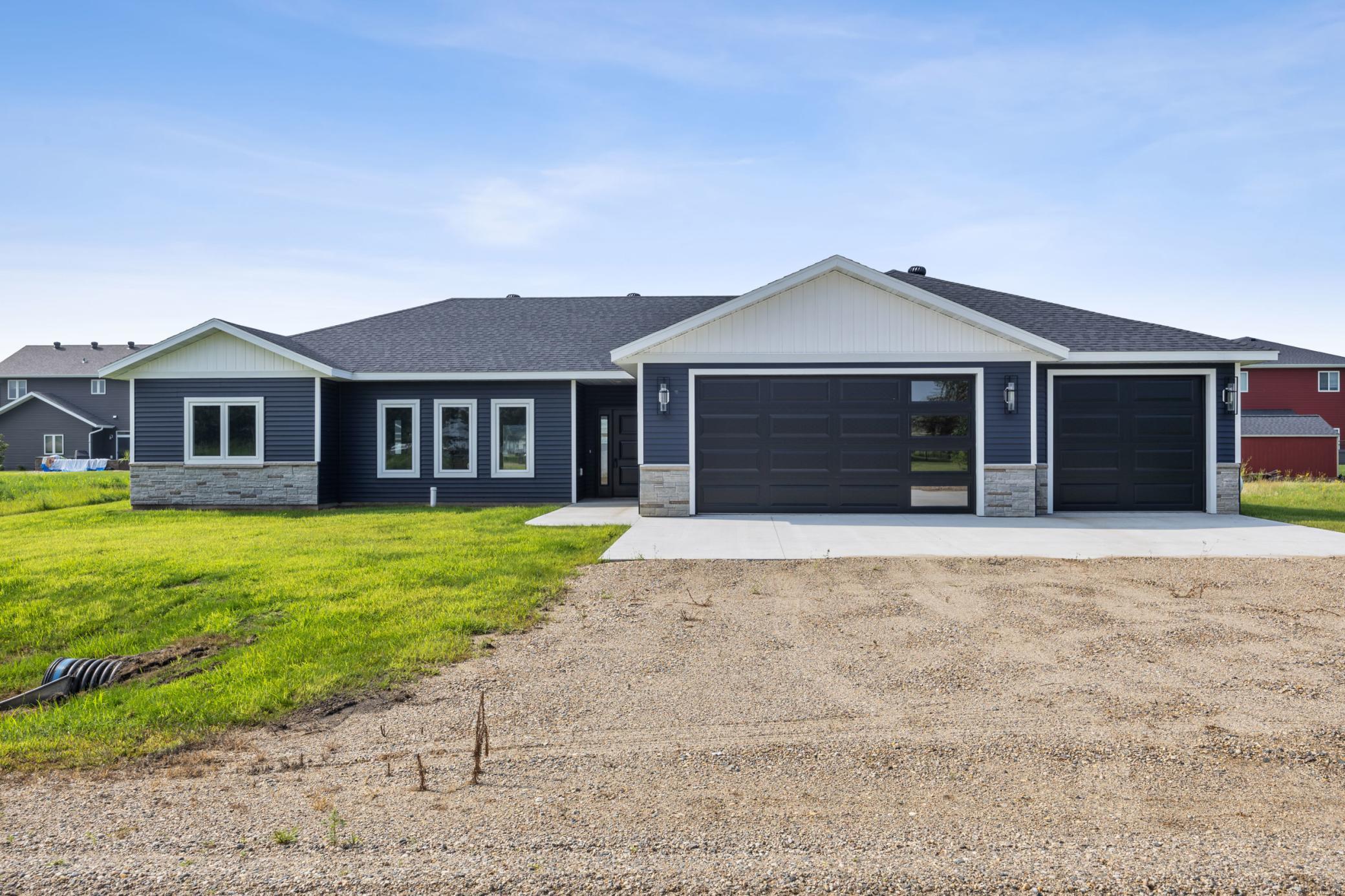 301 Pine Drive — photo