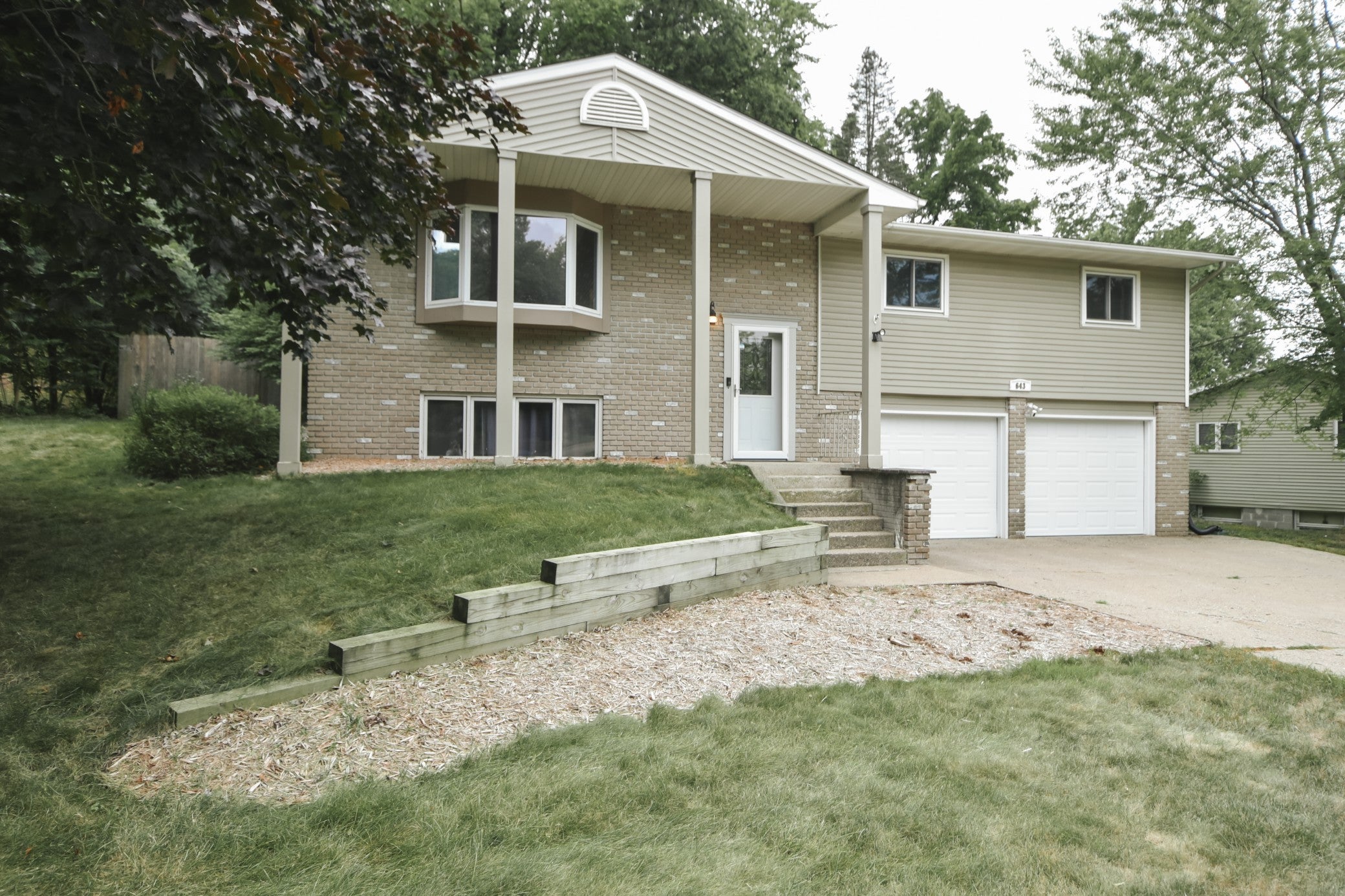 643 Pioneer Road — photo