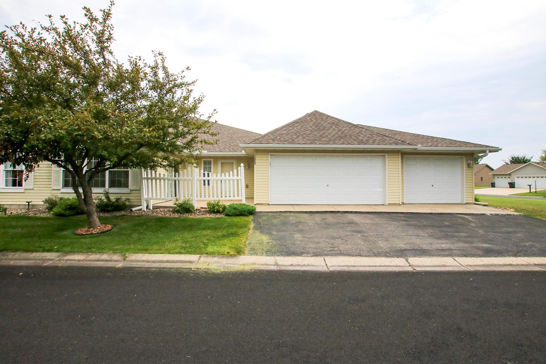 1088 Blackbird Trail SW — photo