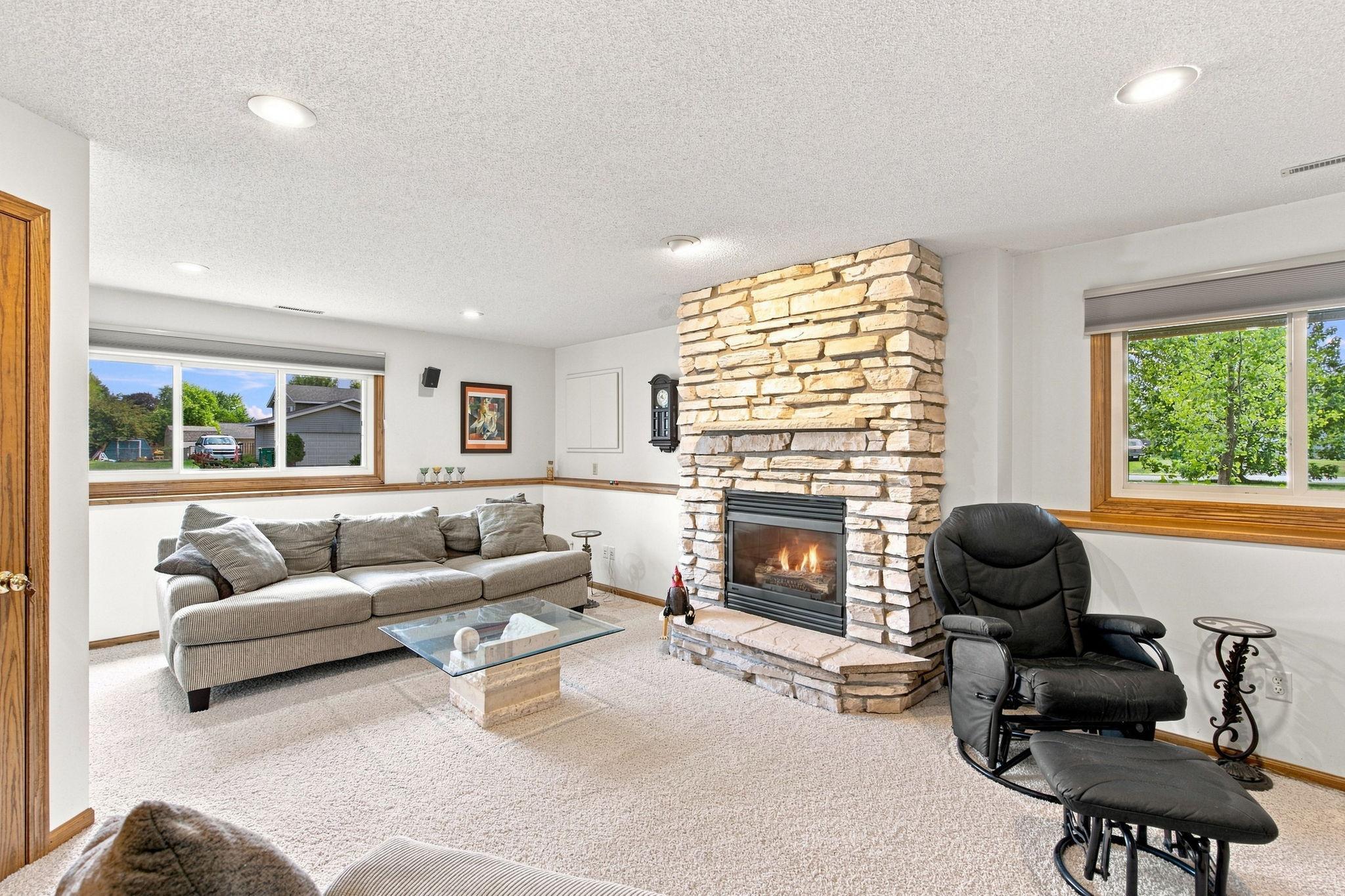 12555 Hillside Lane SE — photo