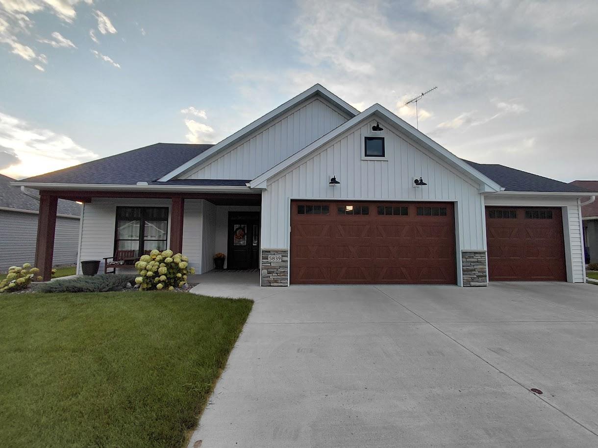 5839 Rivers Edge Drive — photo