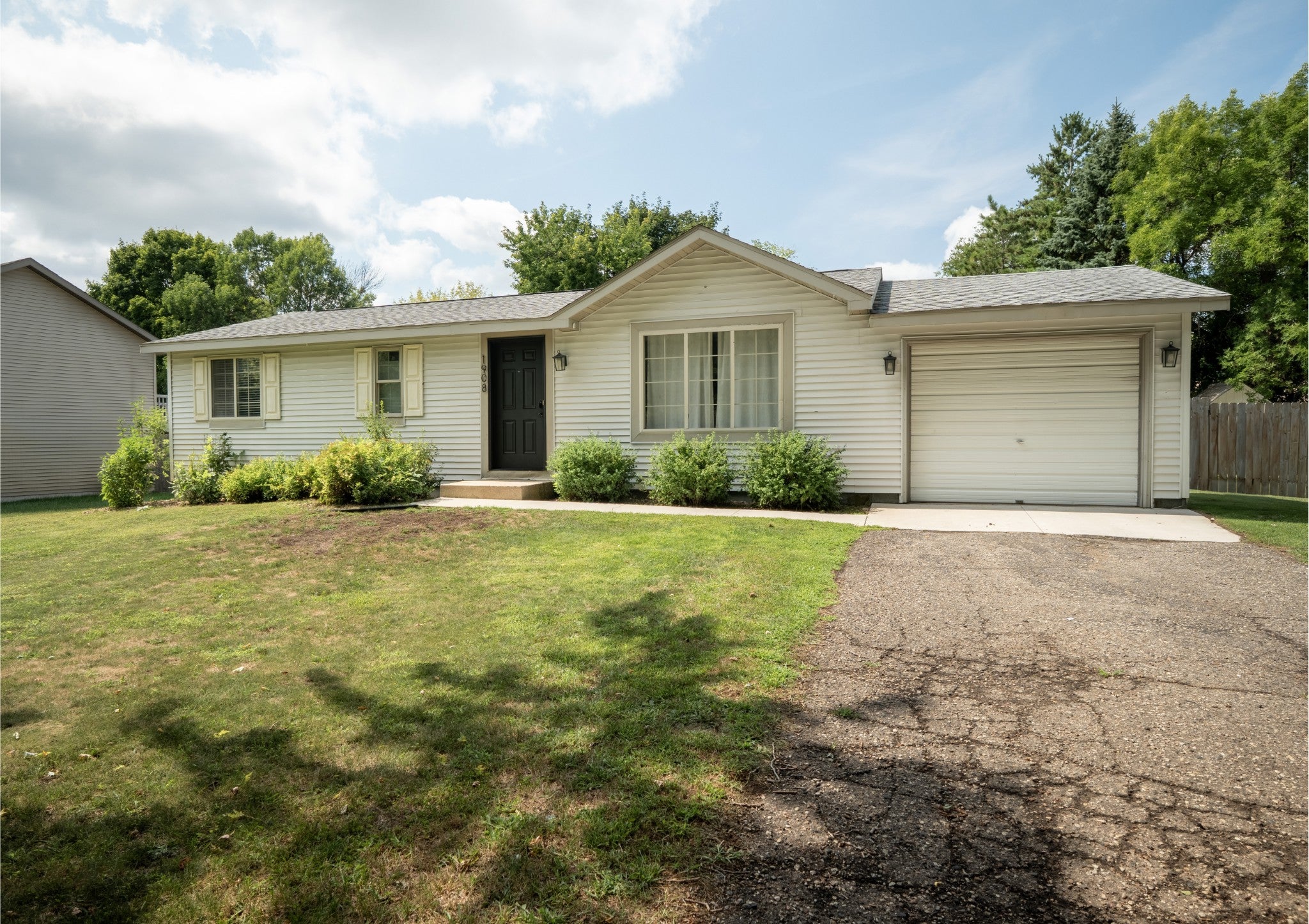 1908 E Golf Course Road NE — photo