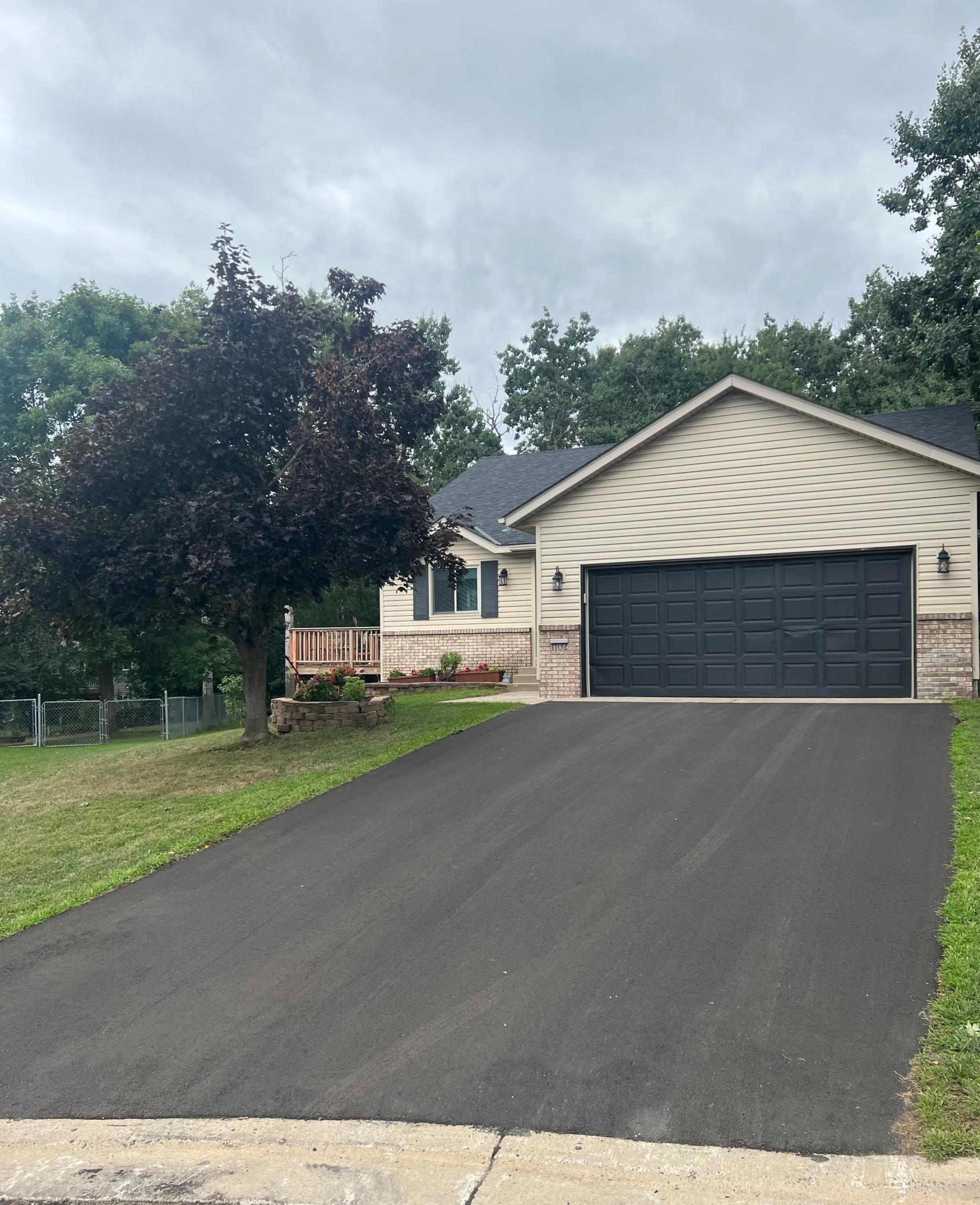 1102 Summit Way — photo