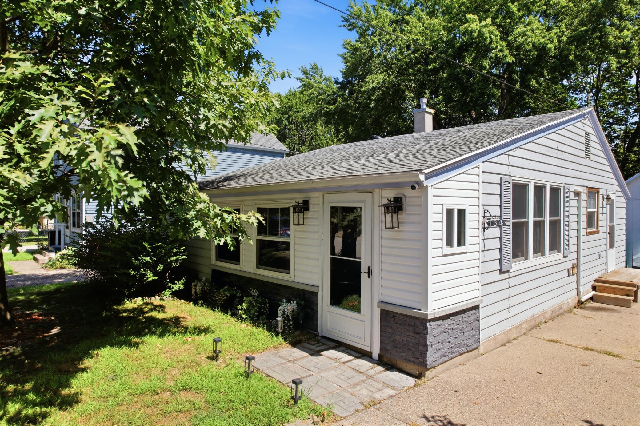 134 Fairfax Street — photo