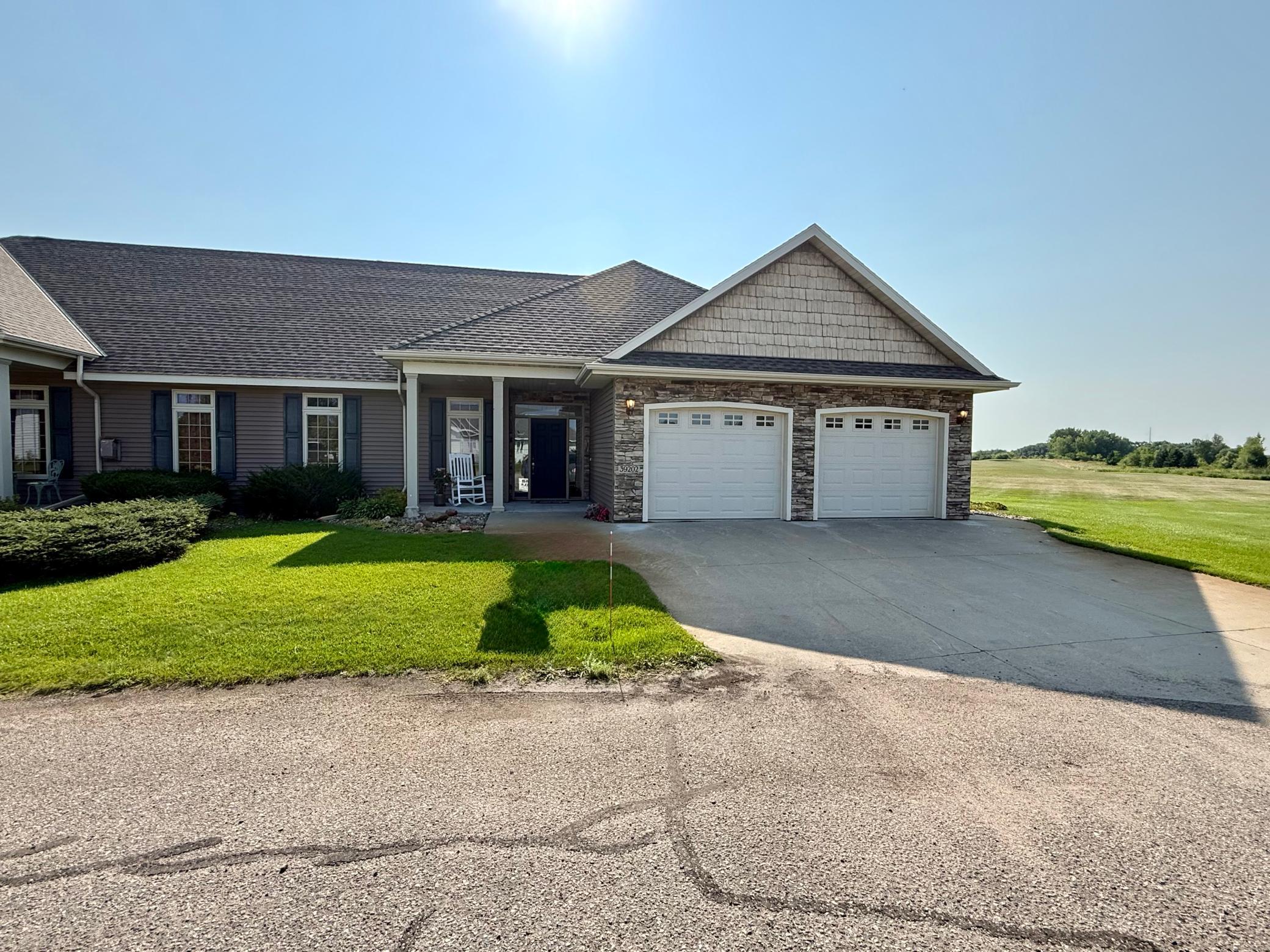 39202 Wild Rose Court — photo
