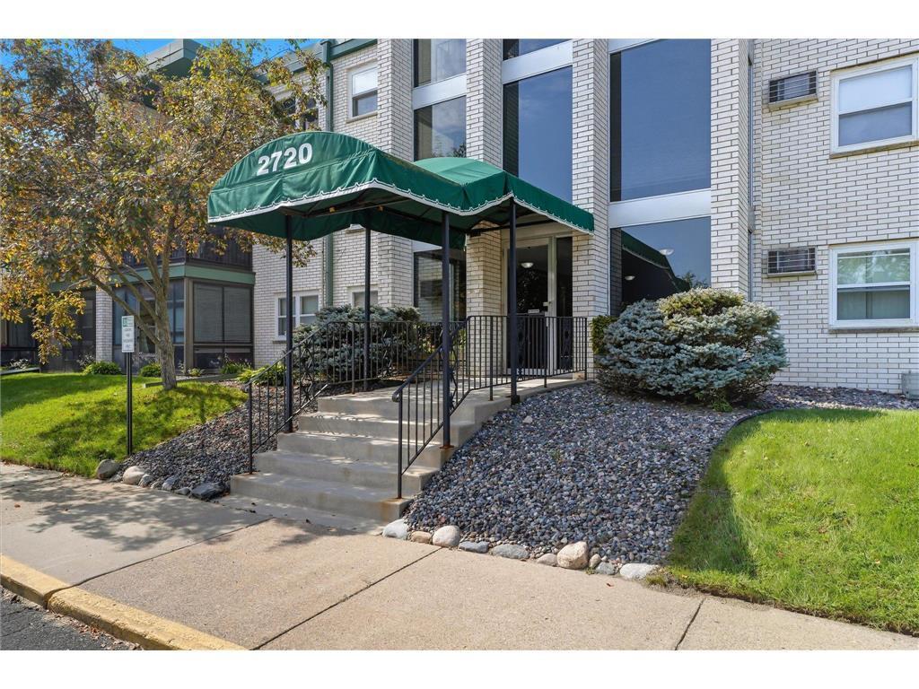 2720 Dale Street N C113 — photo